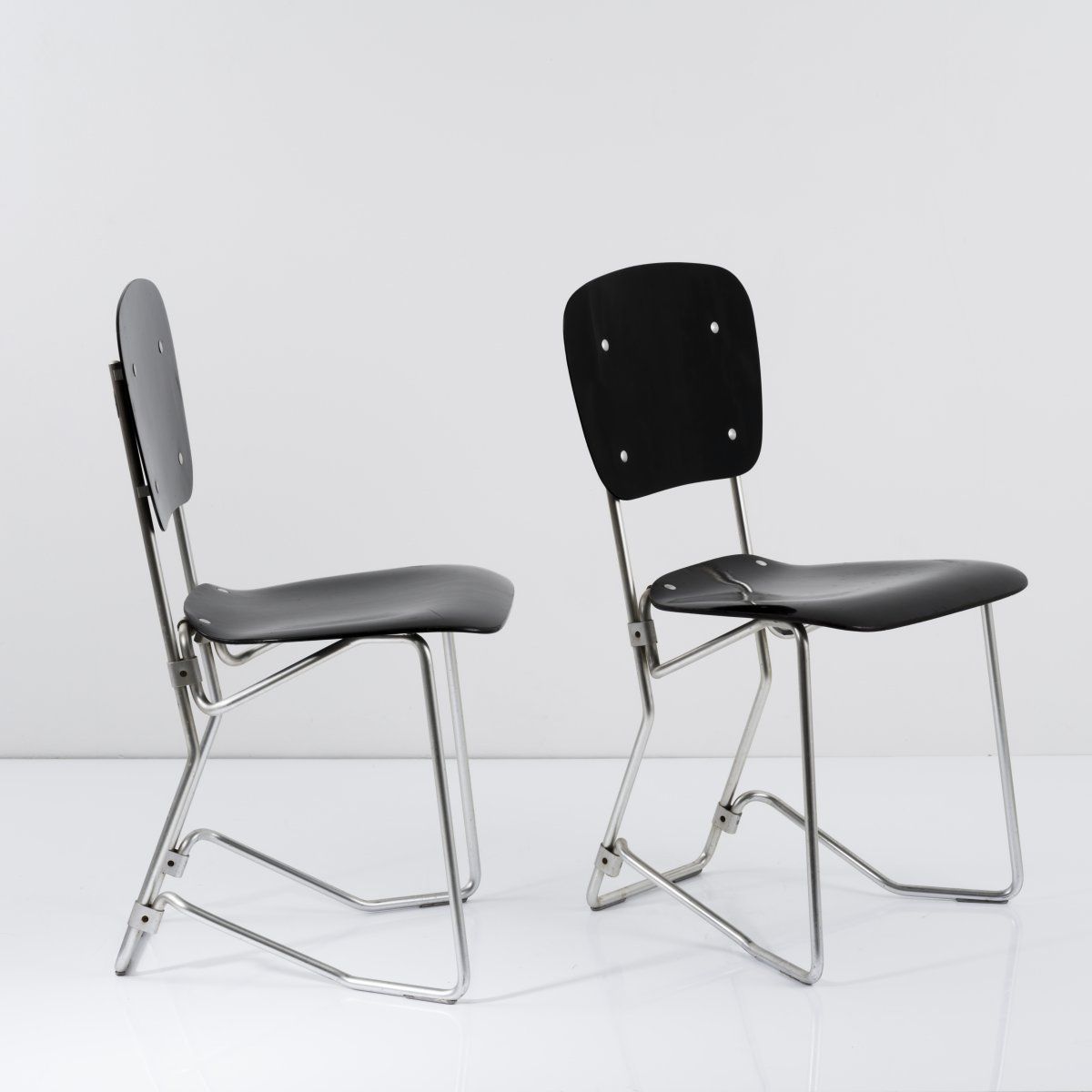 Null Armin Wirth, 2 'Aluflex' folding chairs, 1951, H. 83 x 43.5 x 47.5 cm. Made&hellip;