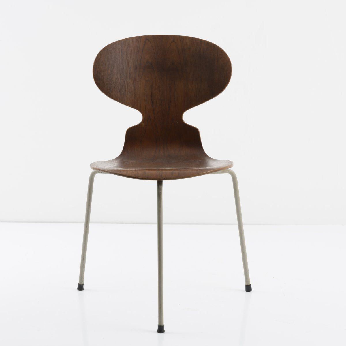 Null Arne Jacobsen，'Ant' - '3100'椅子，1952年，高77.5 x 53 x 50厘米。由Fritz Hansen, Aller&hellip;
