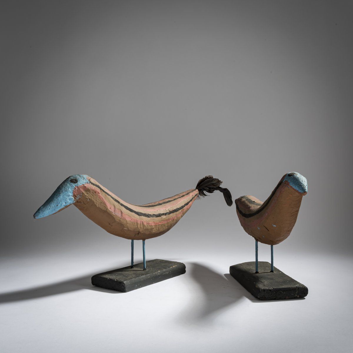 Null Erich Bödeker (1904 Recklinghausen - 1971 ibid.)，一对鸟(公鸡和母鸡)，1967年，木头，油漆，羽毛，&hellip;