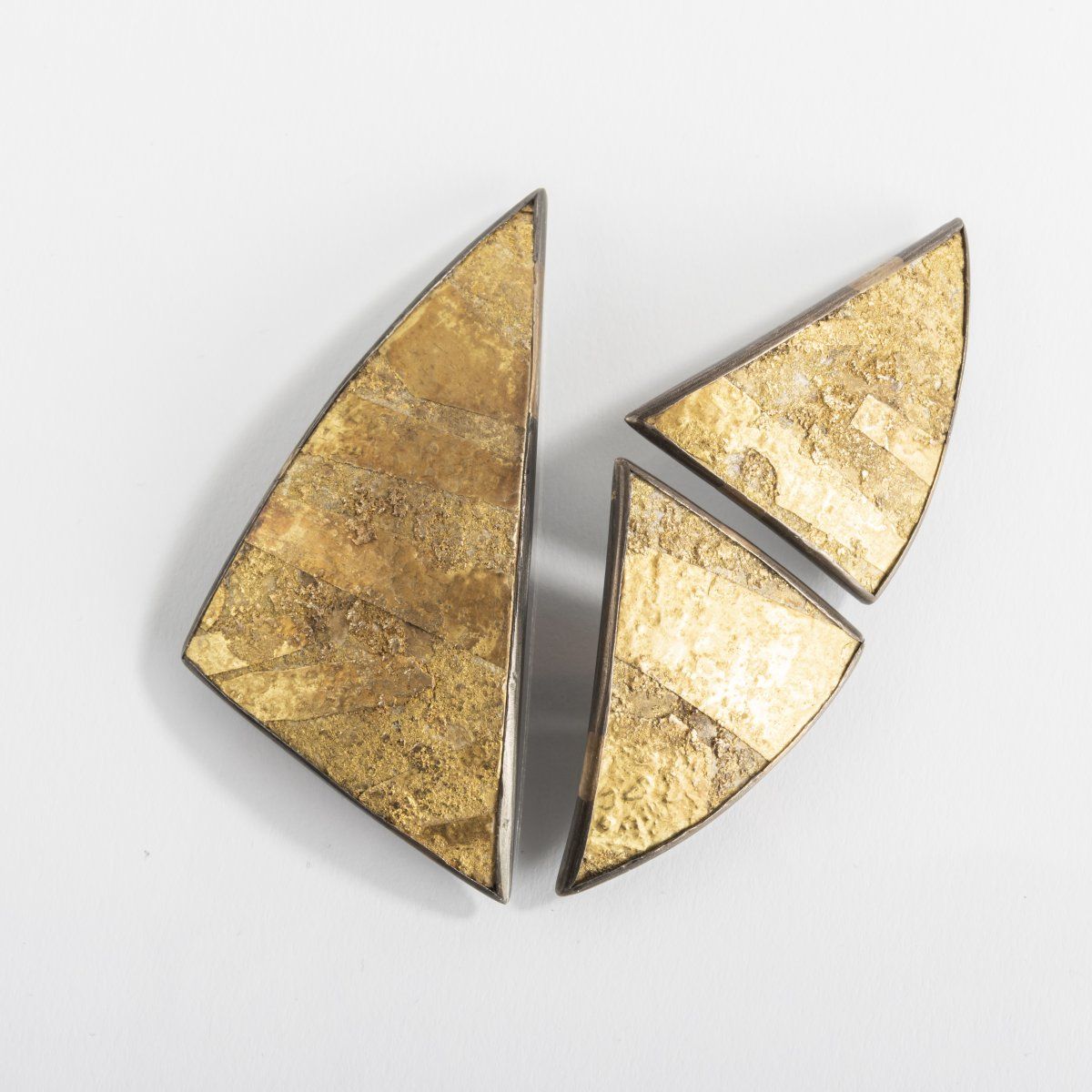 Null Erico Nagai (1947 Tokyo - lives in Munich), Brooch and earrings, 1992, Silv&hellip;