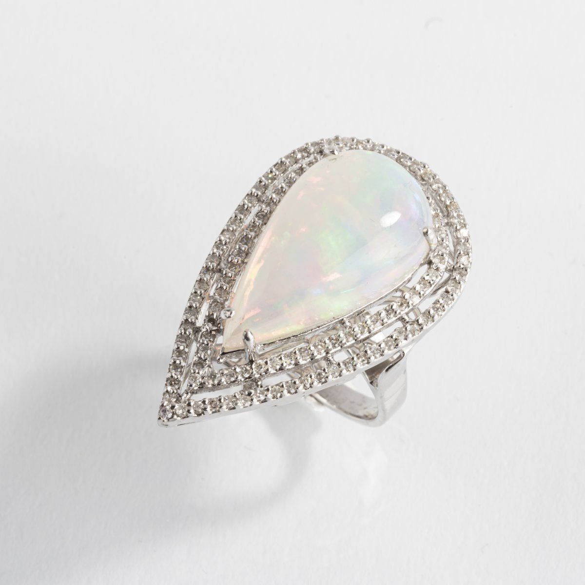 Null Germany, Opal ring, 1960s, 18ct. White gold, drop-shaped opal, brilliant-cu&hellip;