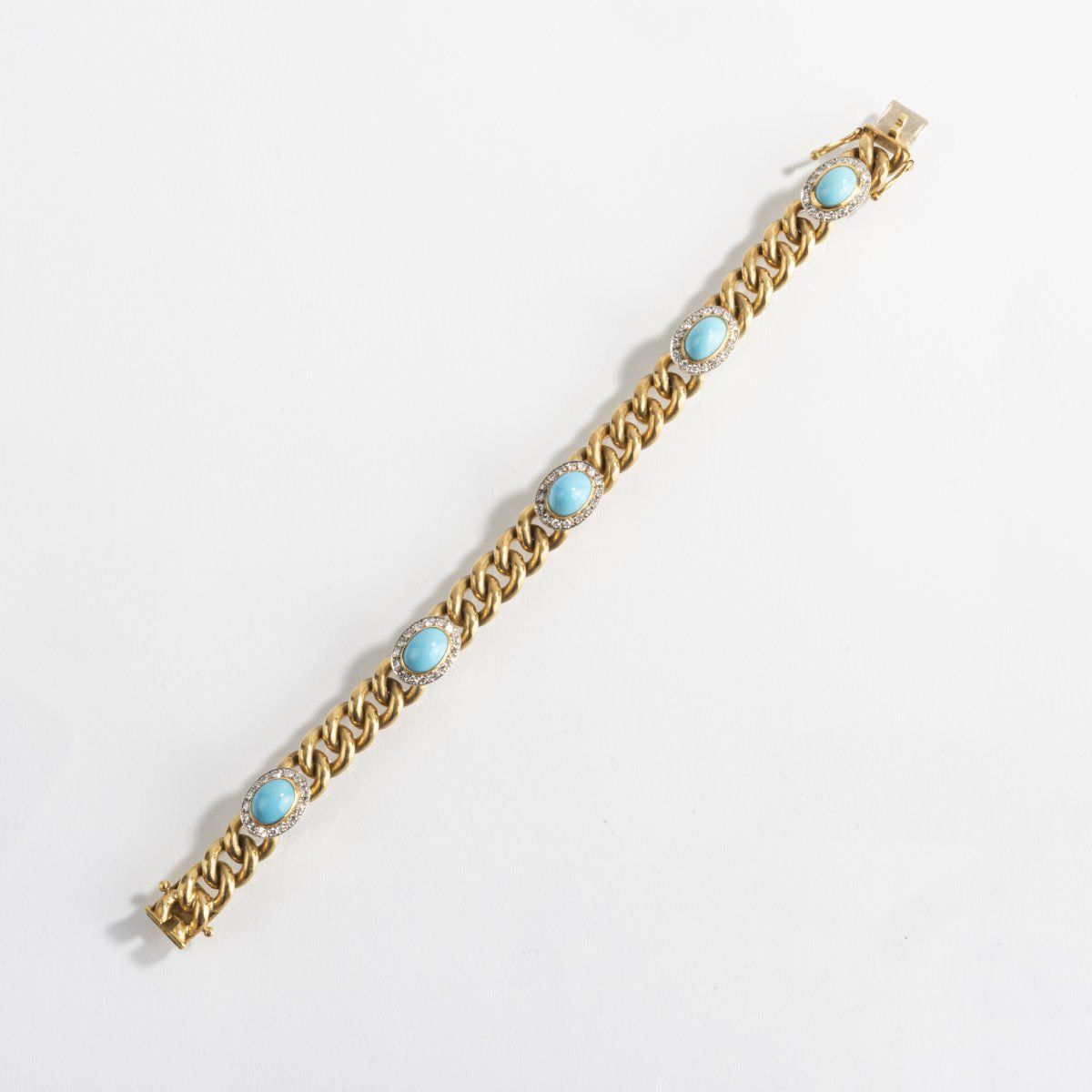 Null Allemagne, Bracelet, années 1980, or jaune 18ct., turquoise, diamants. 61 g&hellip;