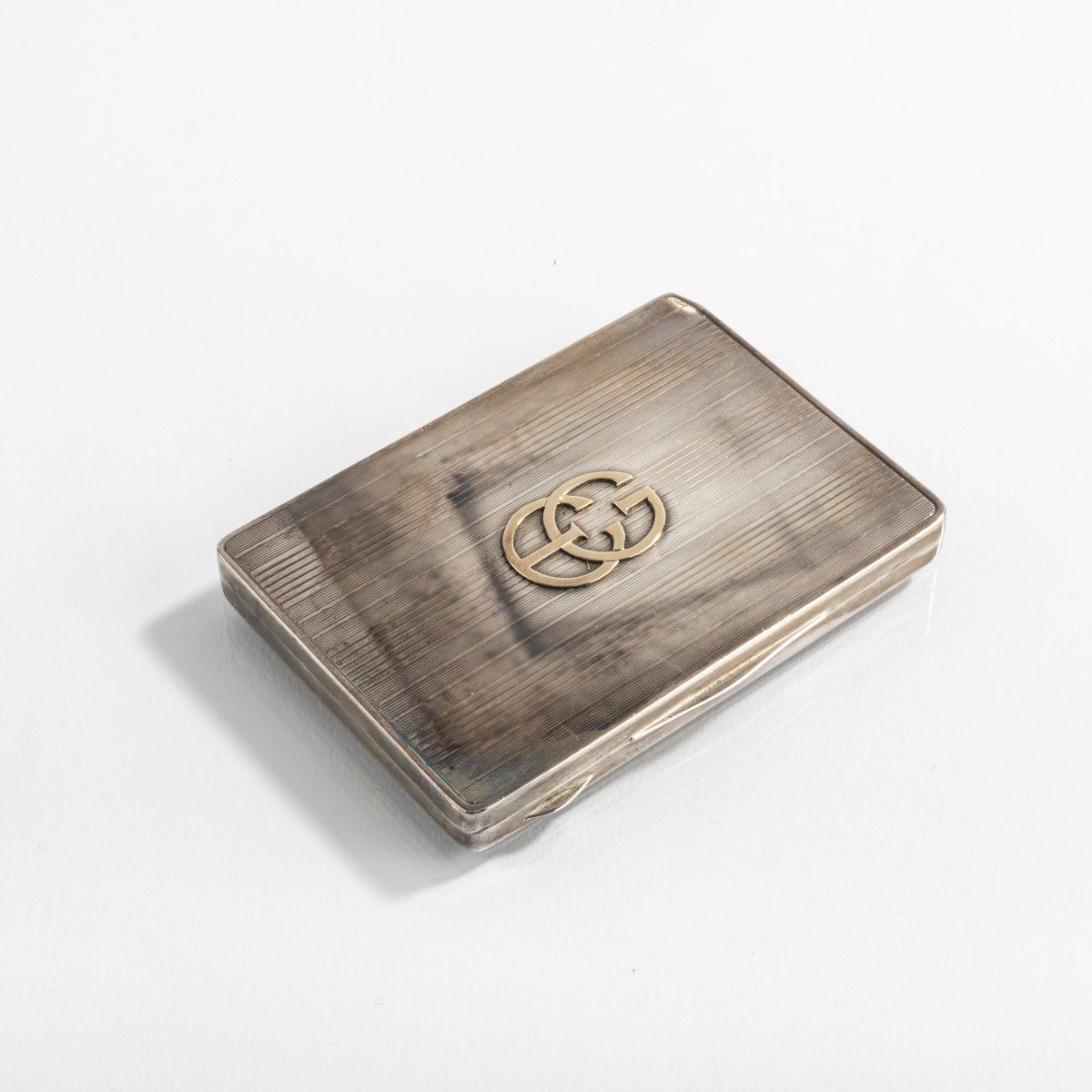 Null 法国，香烟盒，20世纪20年代，银制，镀金。88克。60 x 85 x 10 毫米。签名：检查标记（浮雕）。来自一个王公贵族的房子。