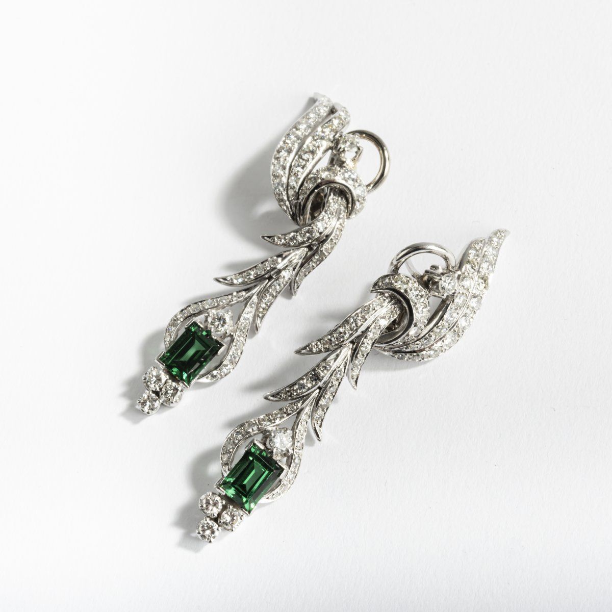 Null USA, Pair of earrings, c. 1960, 14ct. White gold, diamonds, tourmalines. 8.&hellip;