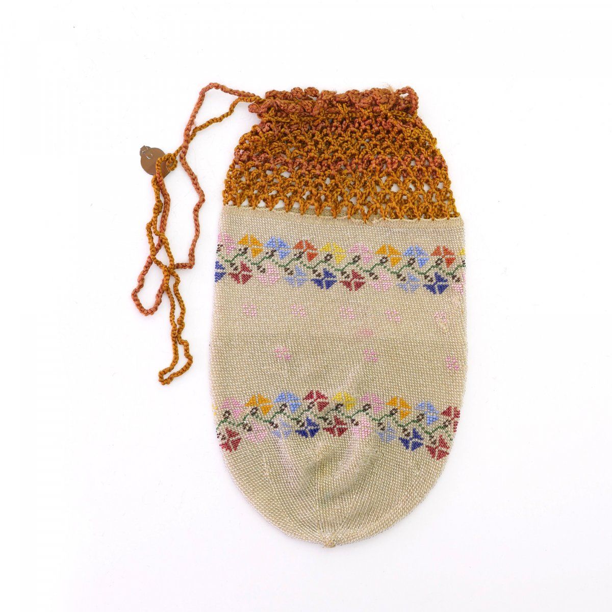 Null Bag with stylised flowers, 2nd half of the 19th century, H. 21 x 11.5 cm. K&hellip;