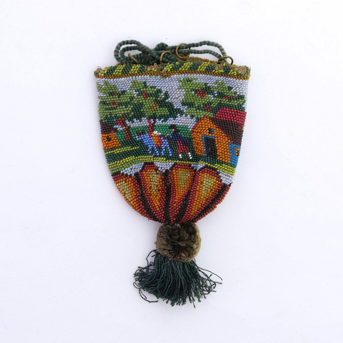 Null 带村庄场景的小袋，19世纪下半叶，高13 x 8厘米。编织的多色珠子，皮革衬里，带铜眼的抽绳。