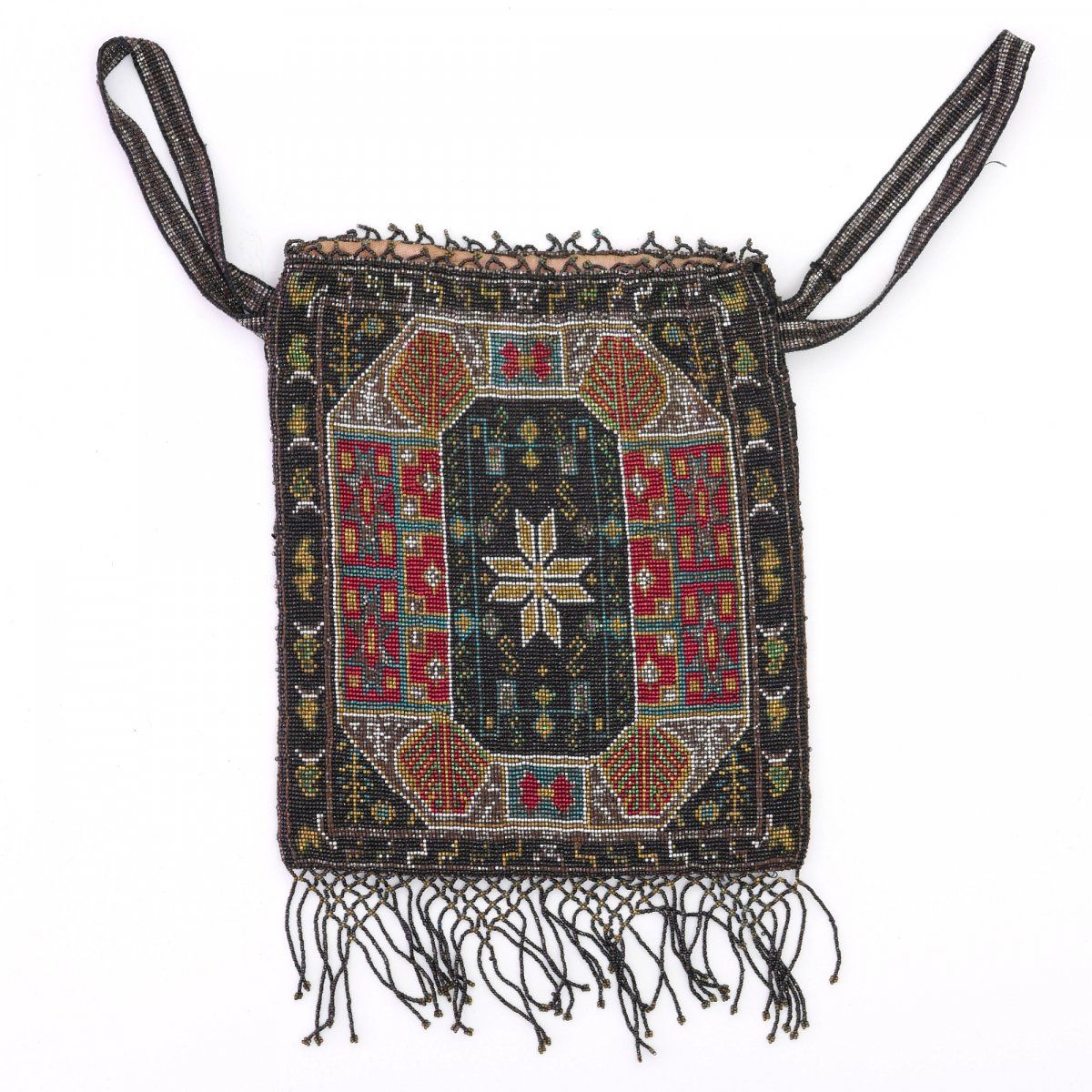 Null 有几何图案的切割钢袋，约1900/10，高21 x 14.5厘米。编织的多色钢珠，丝绸衬里。