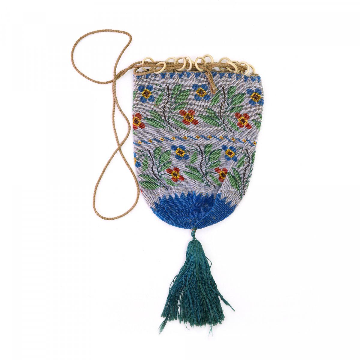 Null 带风格化花朵的小包，19世纪中期，高30 x 15厘米。编织的多色珠子，皮革衬里，抽绳上有骨制的孔眼。