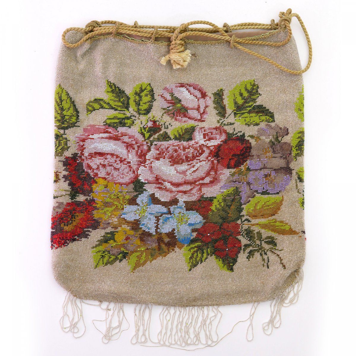 Null Pouch with flower motif, c. 1900, H. 30 x 24 cm. Knitted polychrome beads, &hellip;