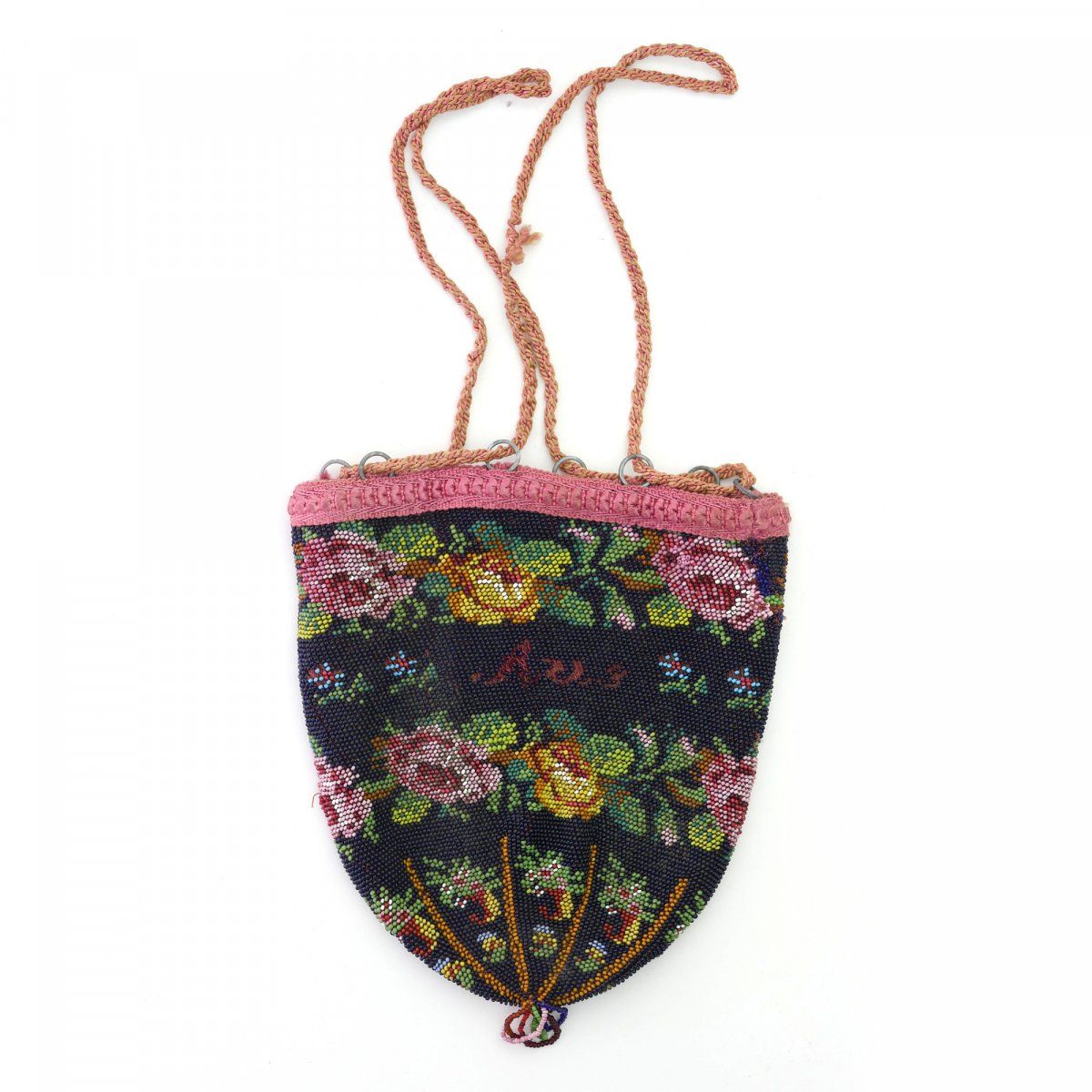 Null 带玫瑰花边的 "Aus Liebe "小袋，19世纪下半叶，高19 x 16.5厘米。编织的多色珠子，纺织品衬里，带金属孔眼的抽绳。