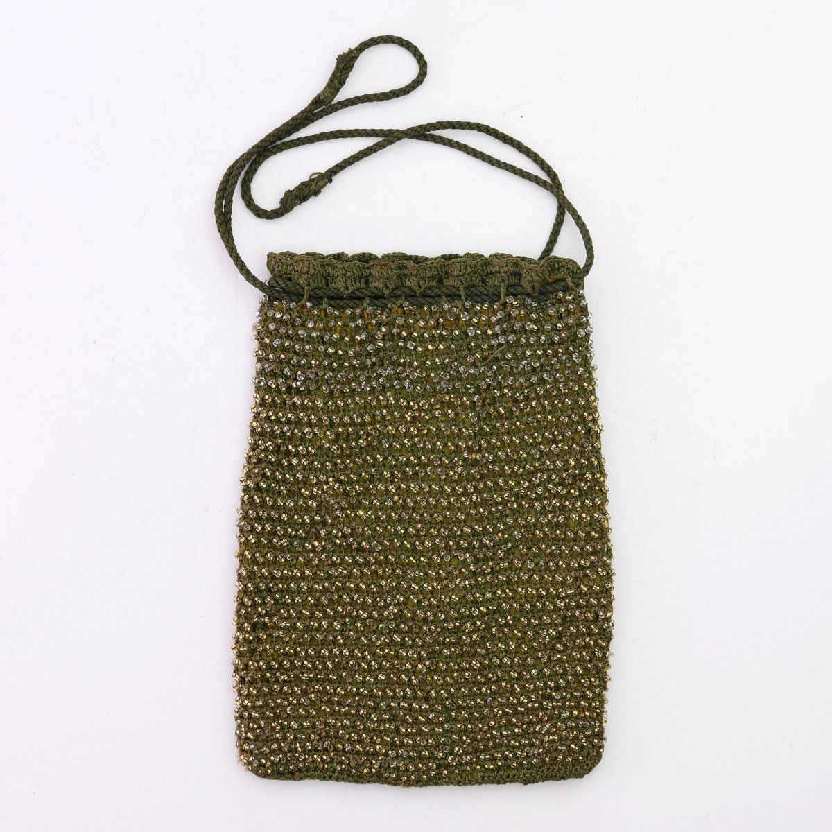 Null 单色小包，约1900年，高18 x 12.5厘米。钩织的，有透明的，金光闪闪的珠子，丝绸衬里，钩织的抽绳。