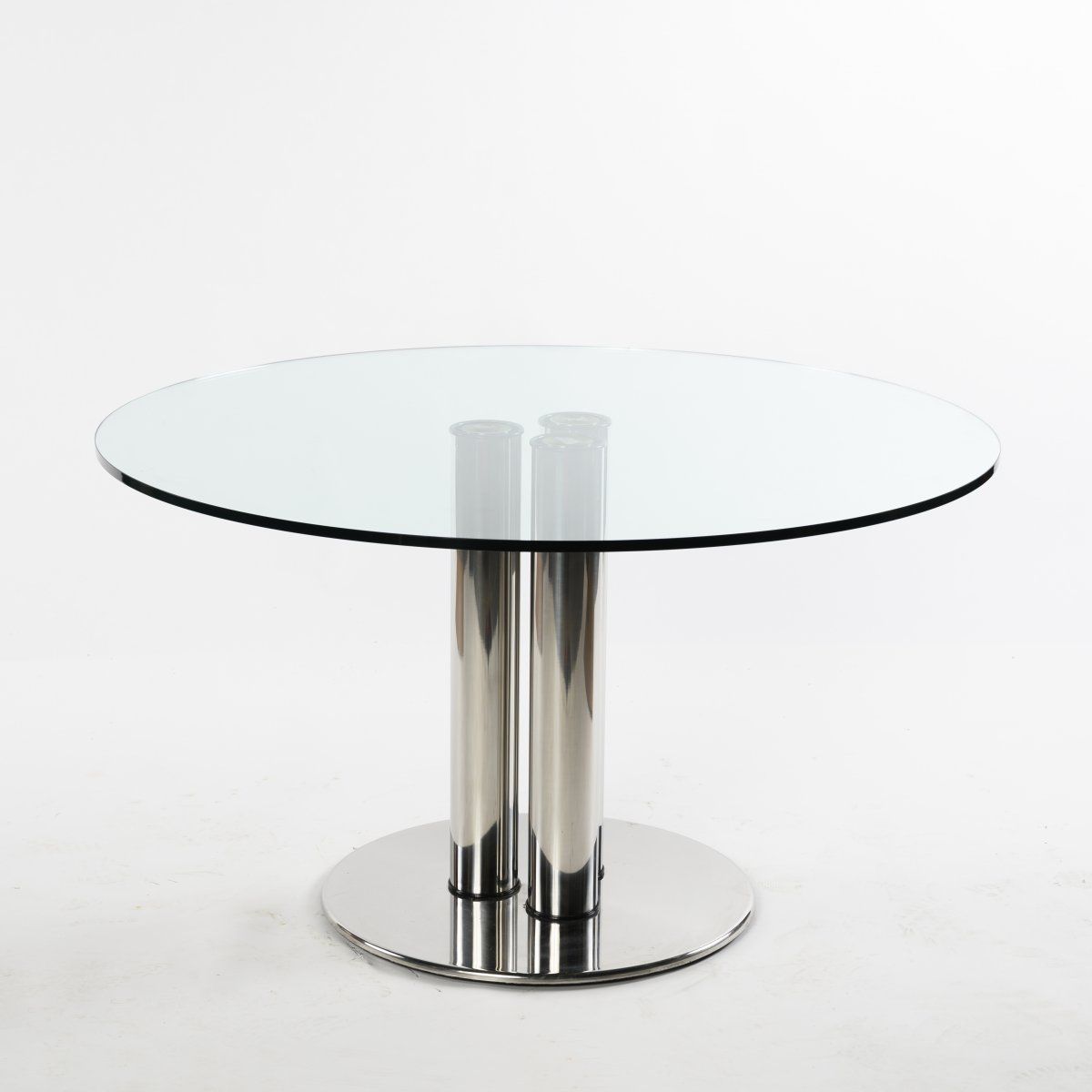 Null Marco Zanuso，"Marcuso 2532 "桌子，1970年，高71.5厘米，直径125厘米。由米兰的Zanotta制造。管状金属，金属板&hellip;