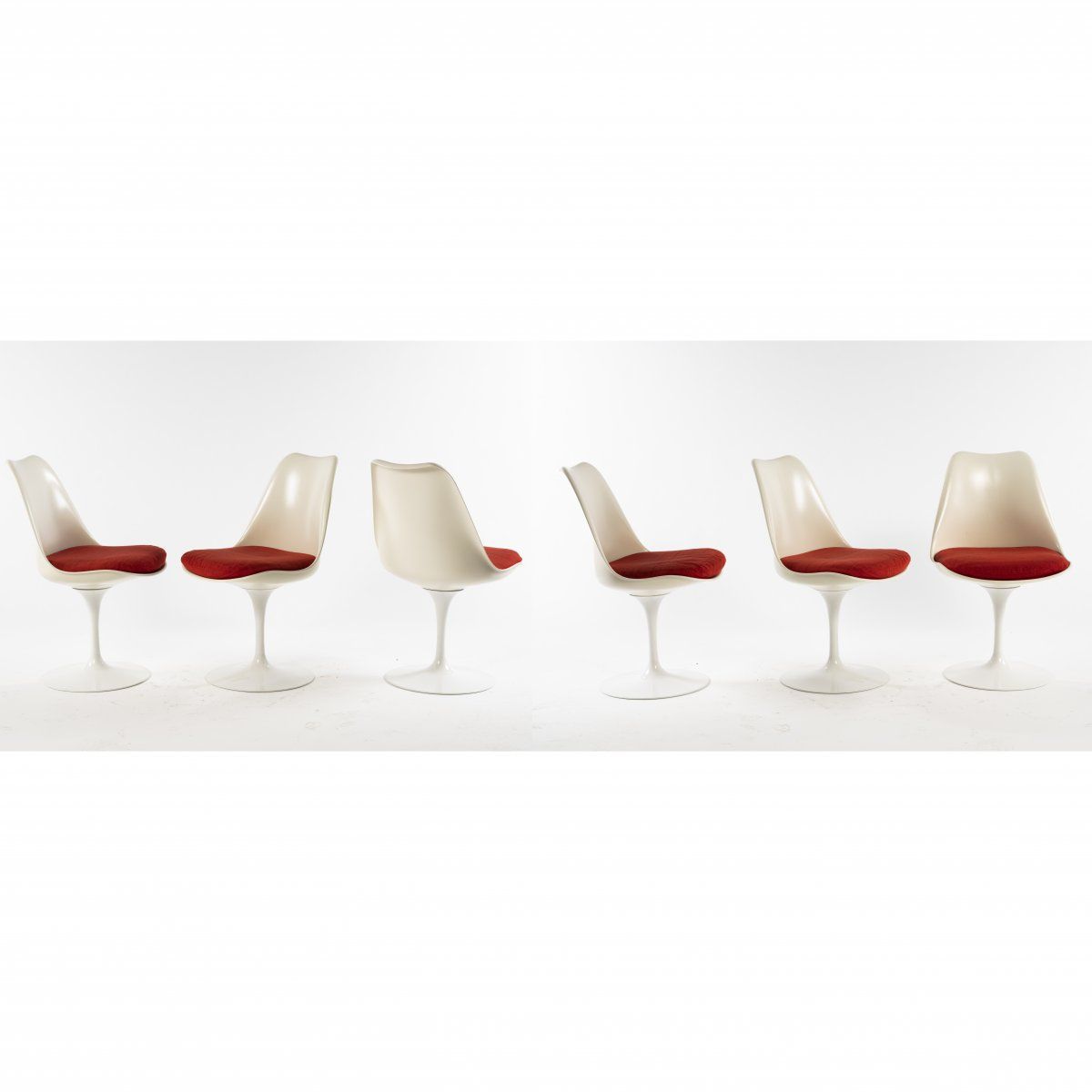 Null Eero Saarinen , 6 'Tulip' - '151' chairs, 1956, H. 81.5 x 66.5 x 59.5 cm. M&hellip;