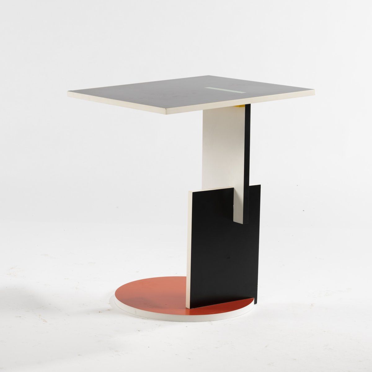 Null Gerrit Th. Rietveld, 'Schröder 1' side table, 1930s, H. 62 x 50 x 50 cm. Ma&hellip;