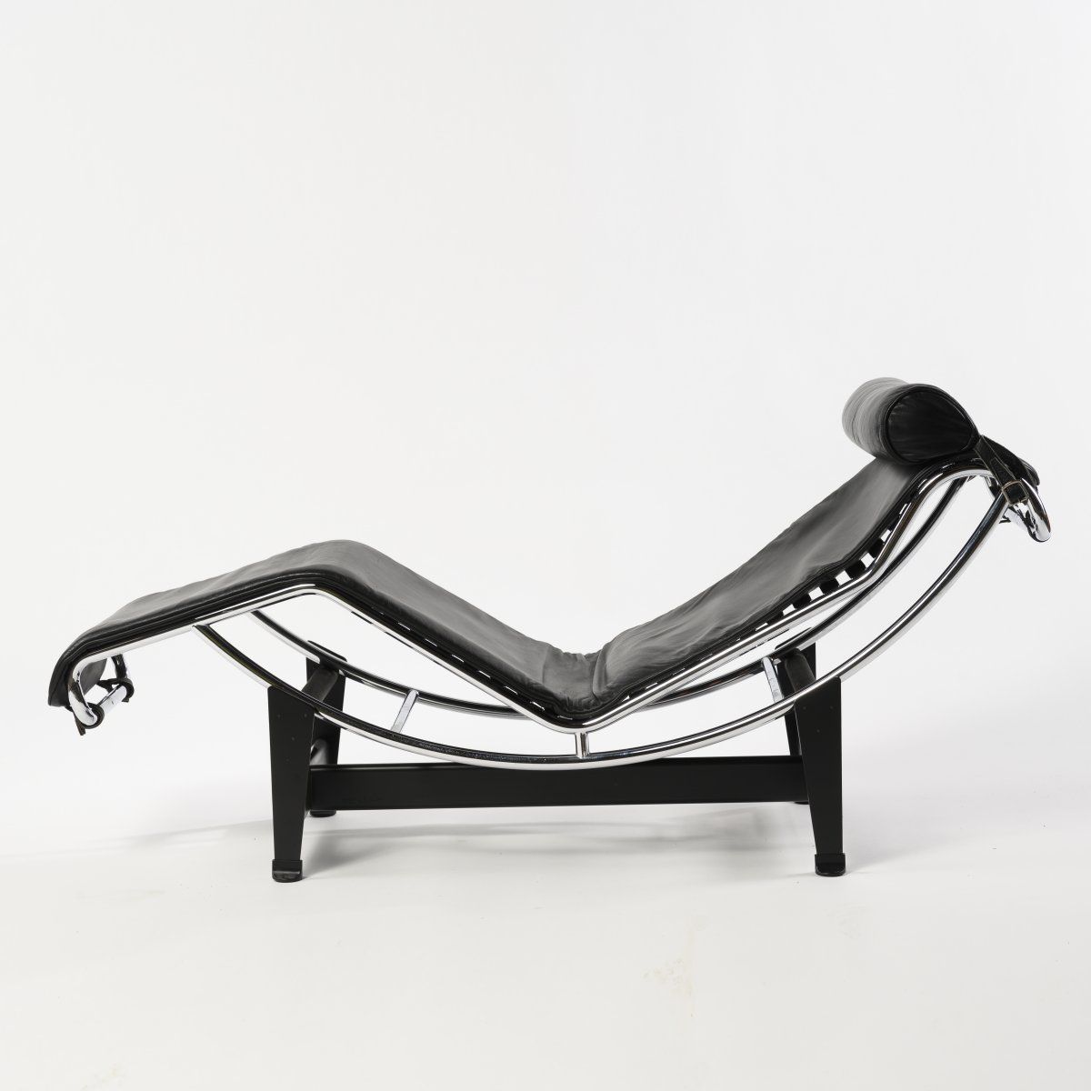 Null Le Corbusier ; Charlotte Perriand ; Pierre Jeanneret , Chaise longue 'LC 4'&hellip;