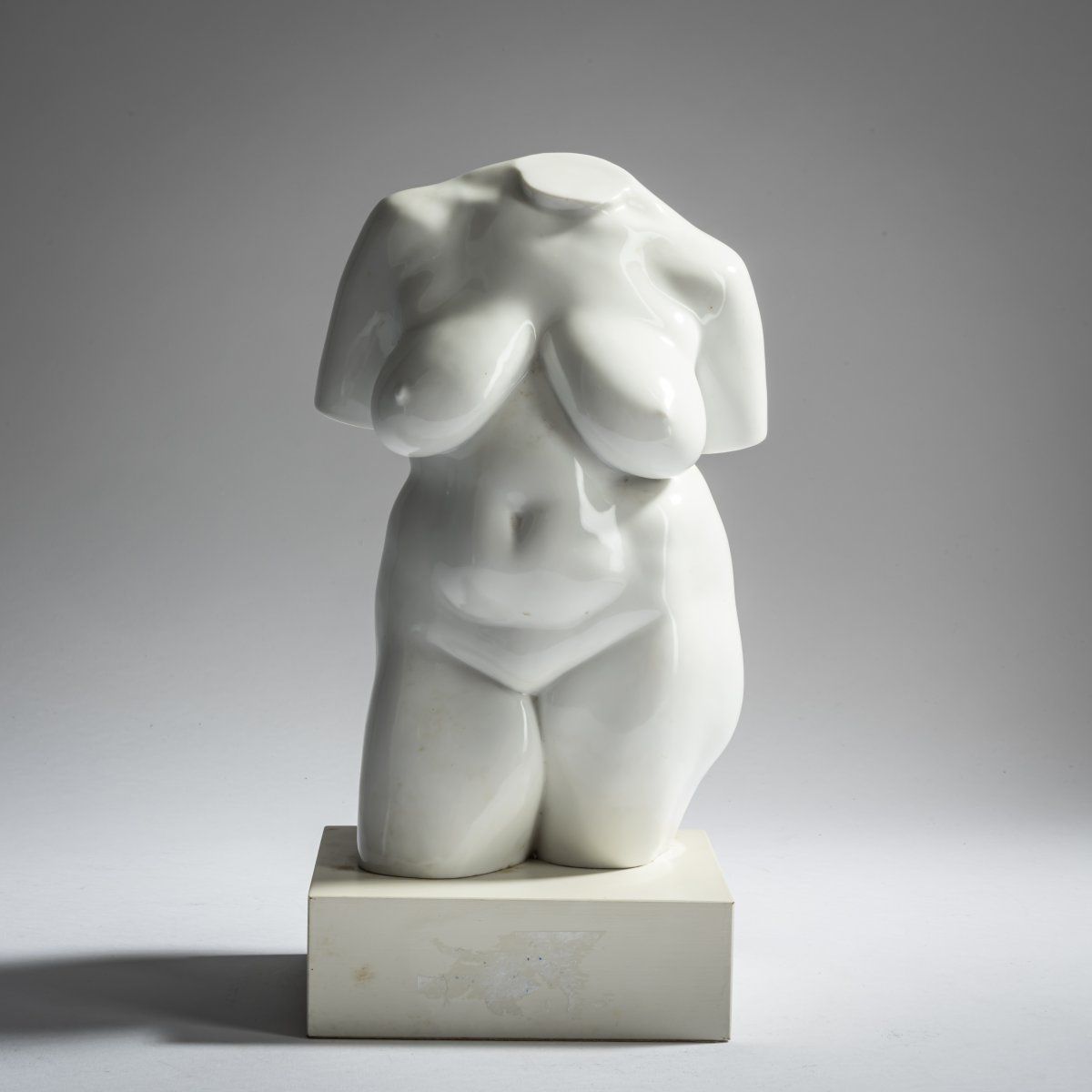 Null Christian Höpfner (1939 Burgstall - 2014 Berlín), "Torso", 1982, porcelana &hellip;