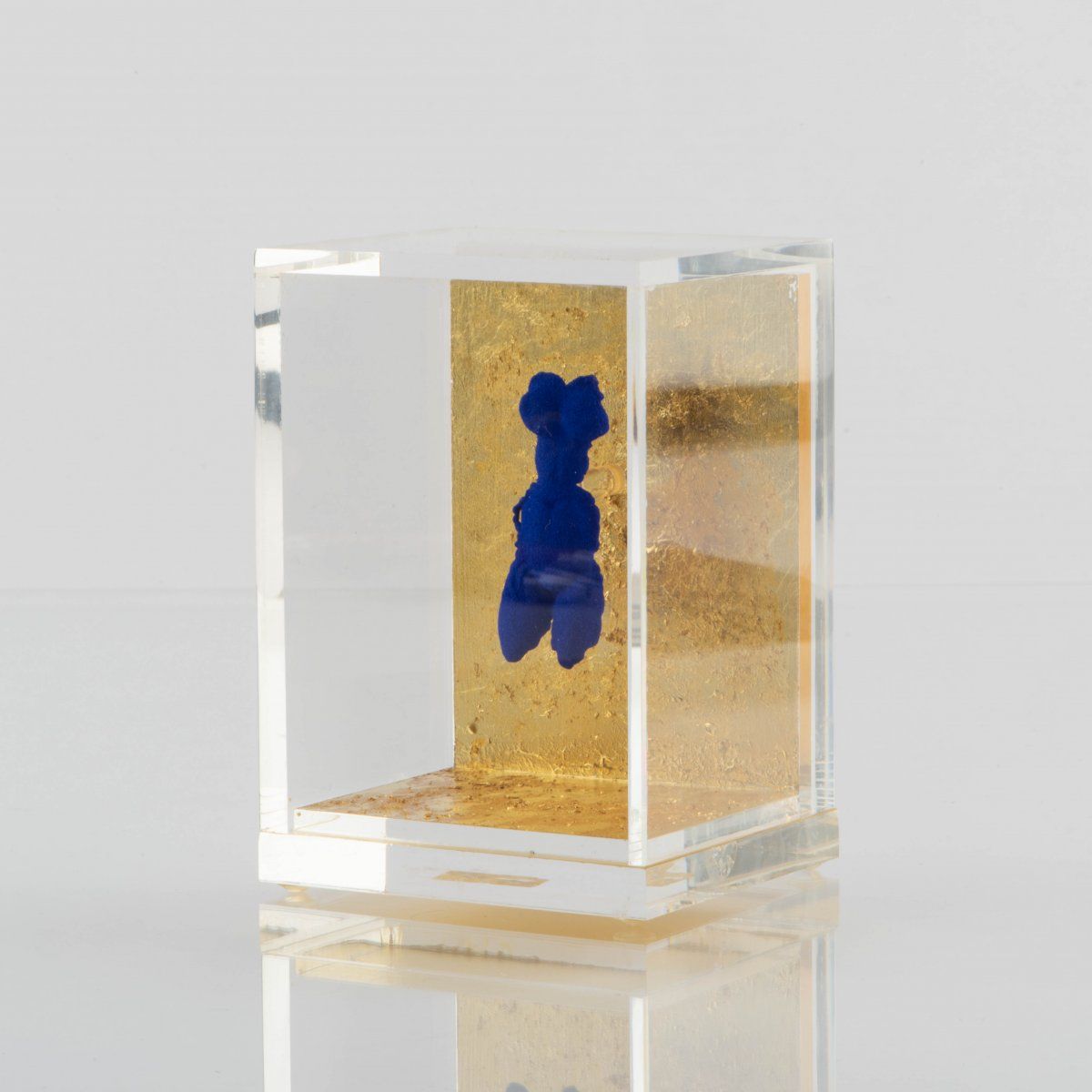 Null Yves Klein (1928 Nizza - 1962 Paris), Anhänger/Brosche "Petite Venus Bleue"&hellip;