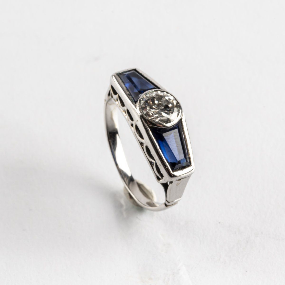 Null Germany, Ring, 1950s, White gold, Sapphire, diamond. 3.05 grams. Thru 49. 
&hellip;