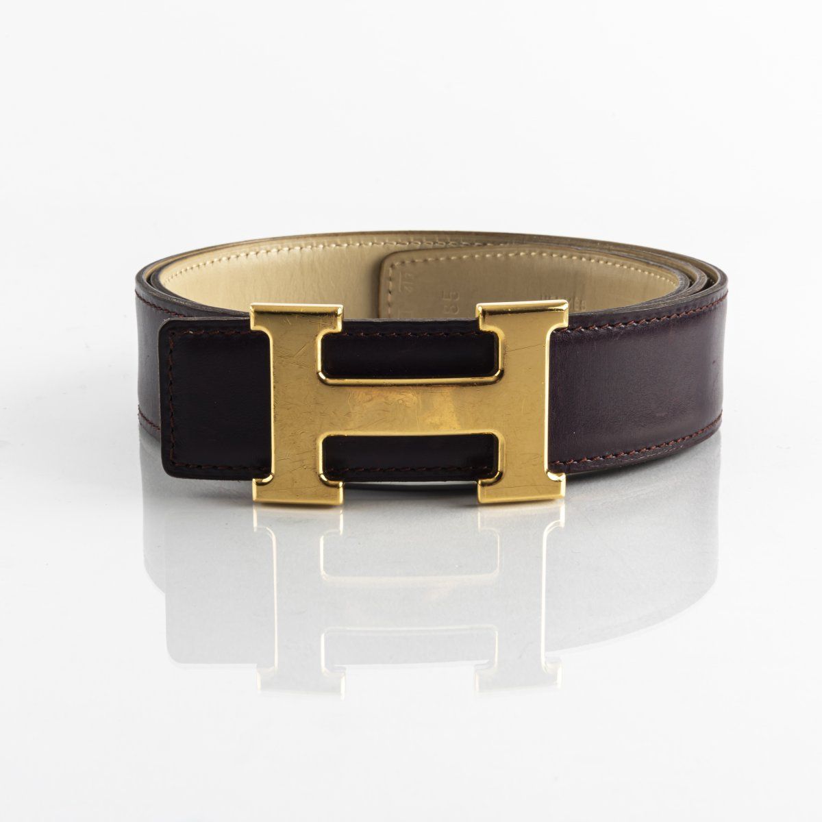 Null Hermès, París, Cinturón reversible con hebilla "H", 2002, Correas de cuero &hellip;