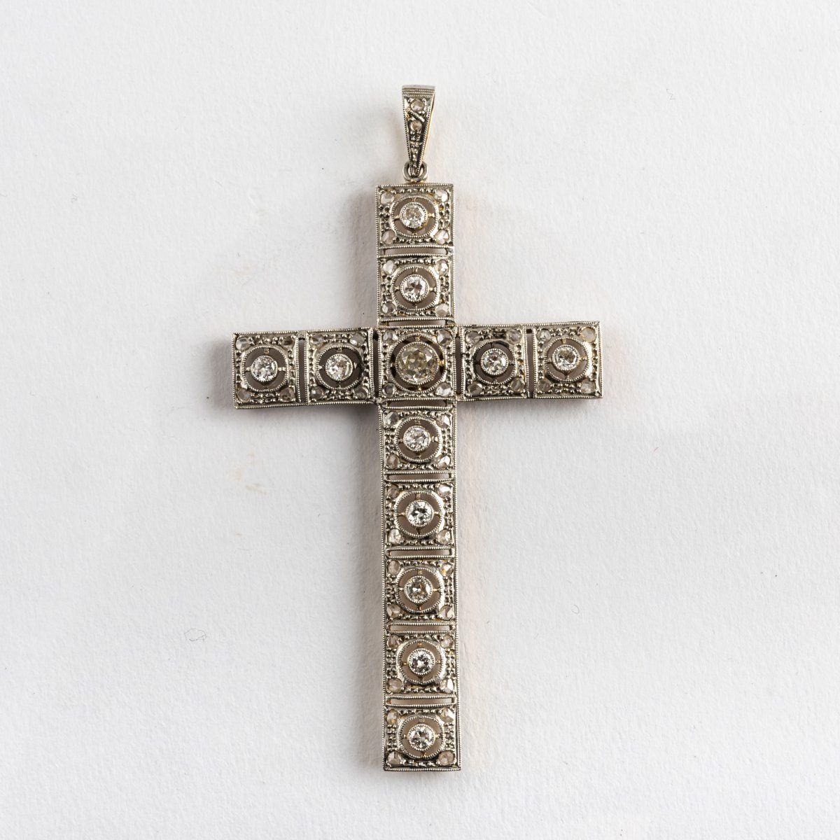 Null Germany, Cross pendant, c. 1900, 585 white and yellow gold, diamonds. 9.55 &hellip;