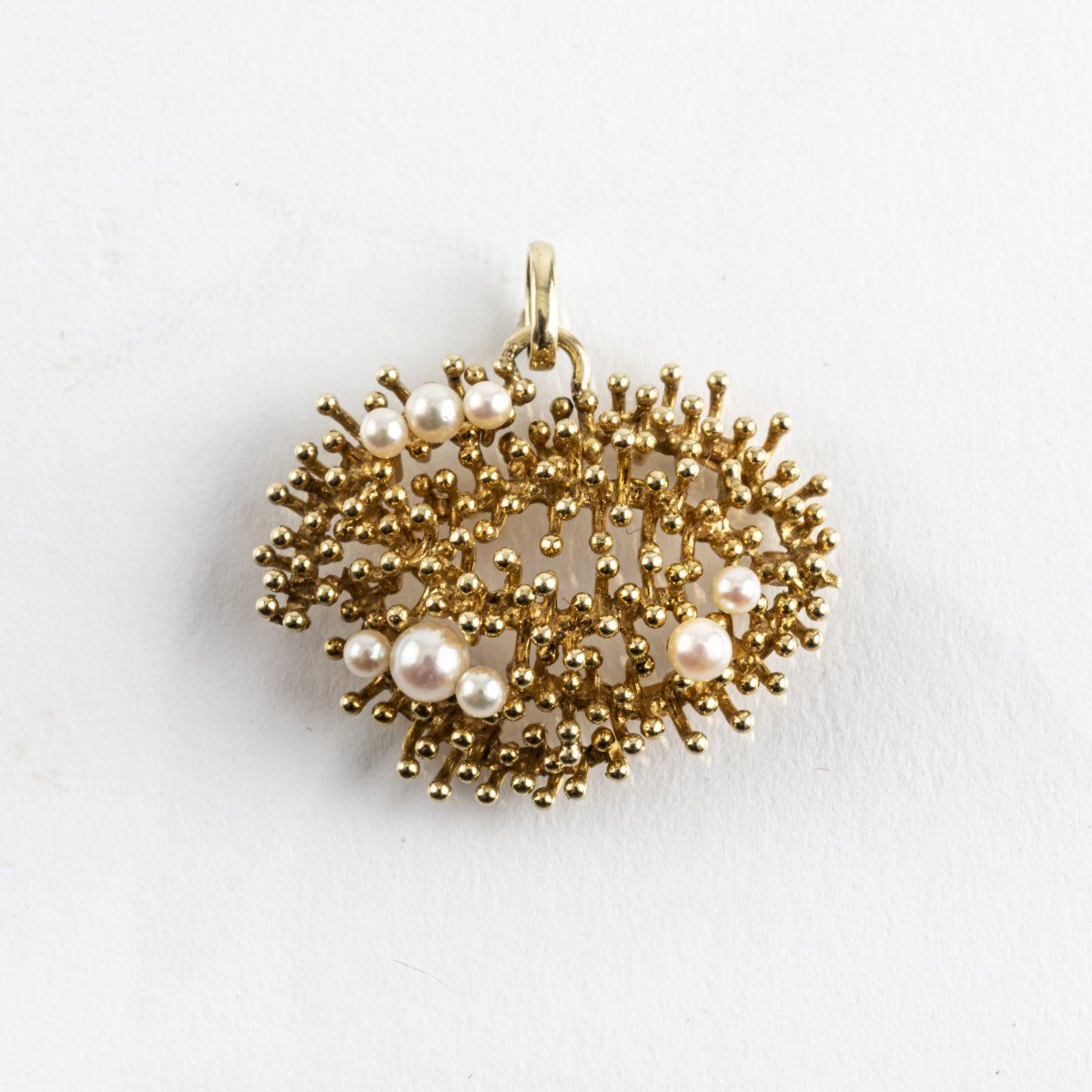 Null Germany, Pendant, 1960s, 585 yellow gold, pearls. 10.62 grams. 29 x 35 mm. &hellip;