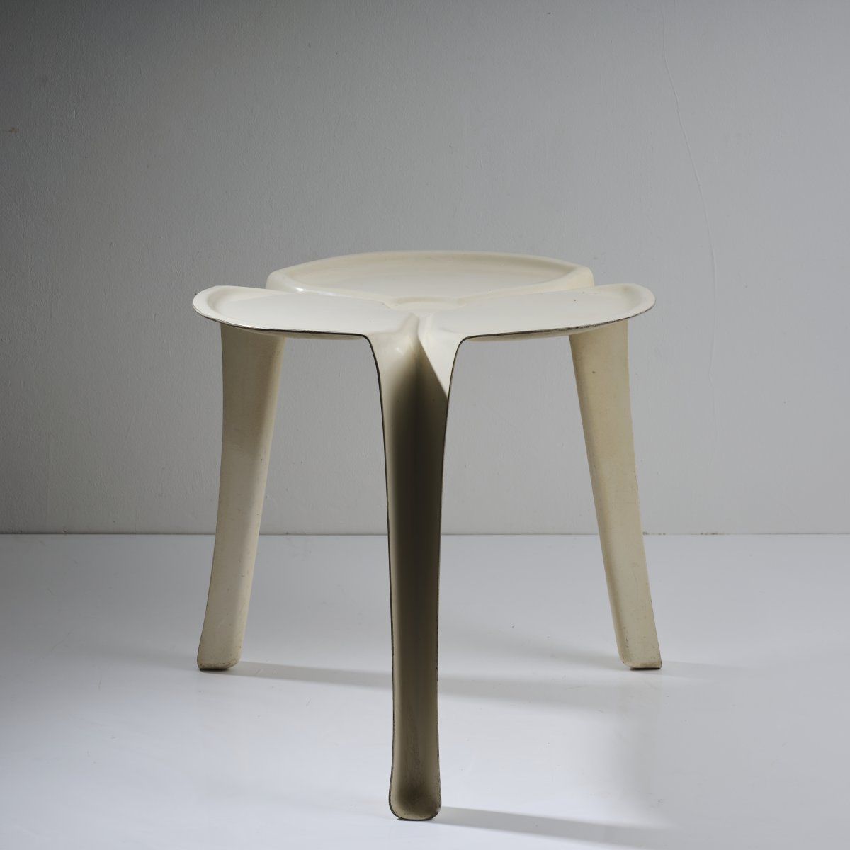 Null Günter Beltzig, table 'Floris', 1967/68, H. 61,5 cm, Ø 77,5 cm. Réalisée pa&hellip;