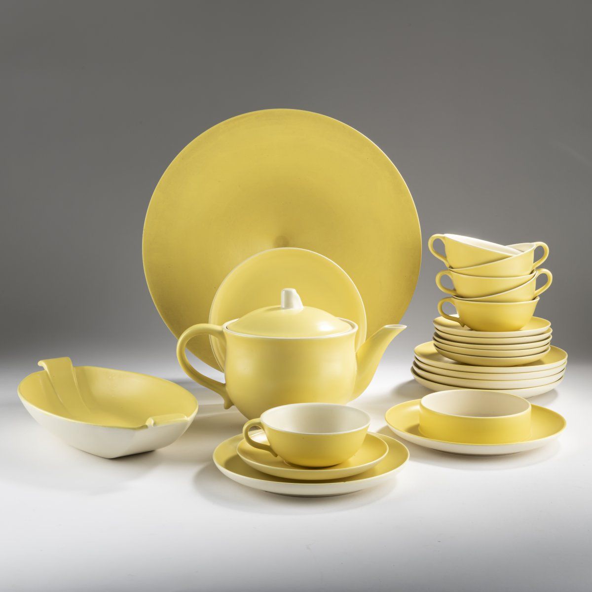 Null Margarete Heymann-Loebenstein-Marks，"Norma "服务，1930年代，16件：茶壶。高15厘米，直径15厘米；水&hellip;