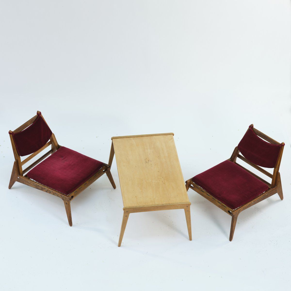 Null 
Heinz Heger, 2 sillones y mesa de centro, c. 1958. Sillón: H. 65,5 x 69 x &hellip;