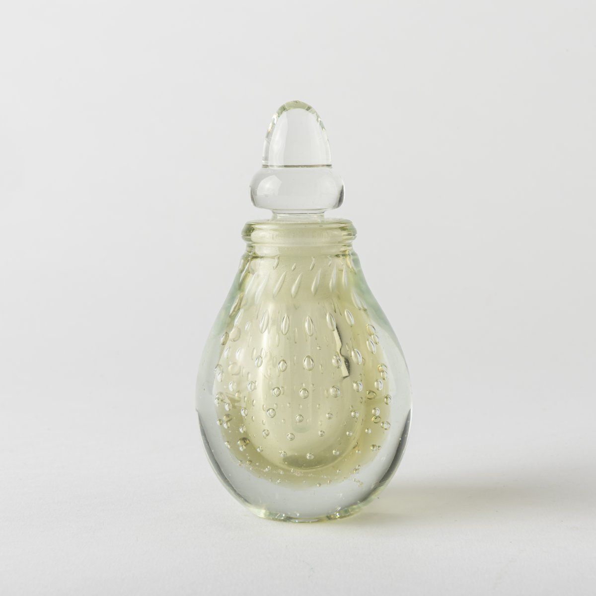 Null 卡洛-斯卡帕，"A bolle "瓶塞，约1935年，高10.5厘米。执行。Venini & C. 封装的玻璃，透明和淡黄色的气泡。底部标有：Veni&hellip;