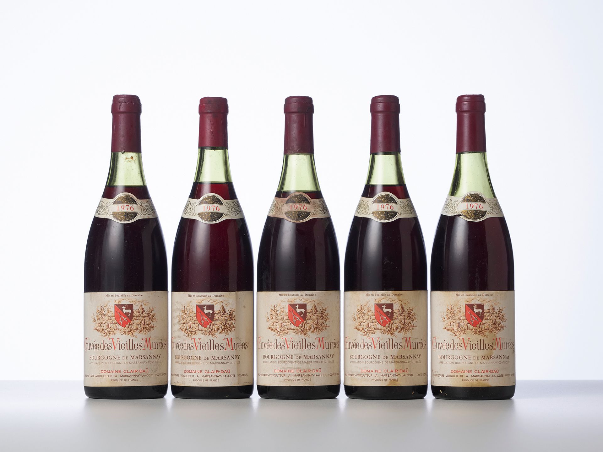 Null 5瓶BOURGOGNE DE MARSANNAY "CUVEE DES VIEILLES MUREES" 红葡萄酒 

年份：1976年 

酒庄名称&hellip;
