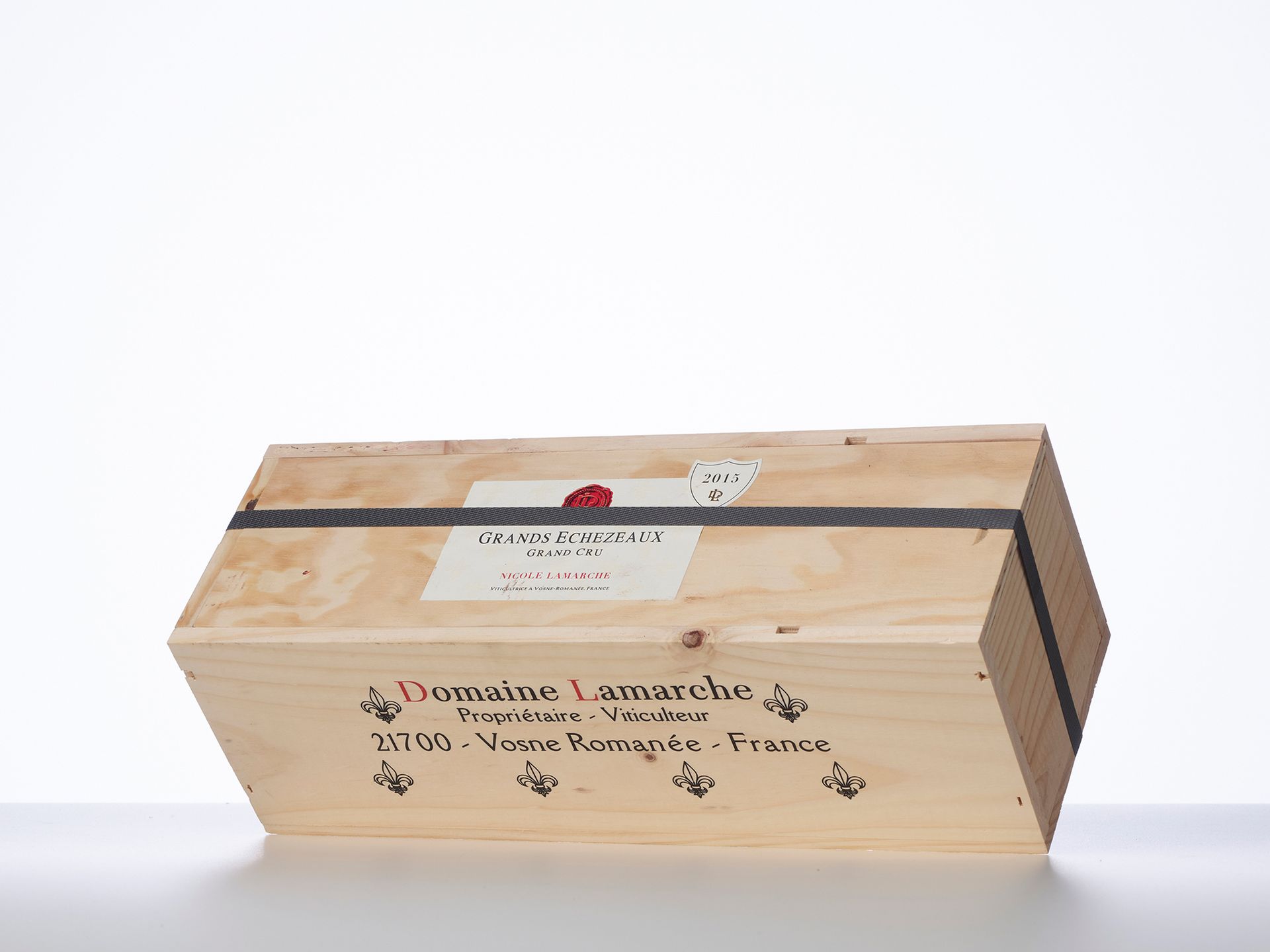 Null 1马格南德-埃克塞奥（GRANDS-ECHEZEAUX）（特级品）。 

年份：2015年 

产区：拉玛什酒庄 

包装:(原有的木质箱子，带子。)