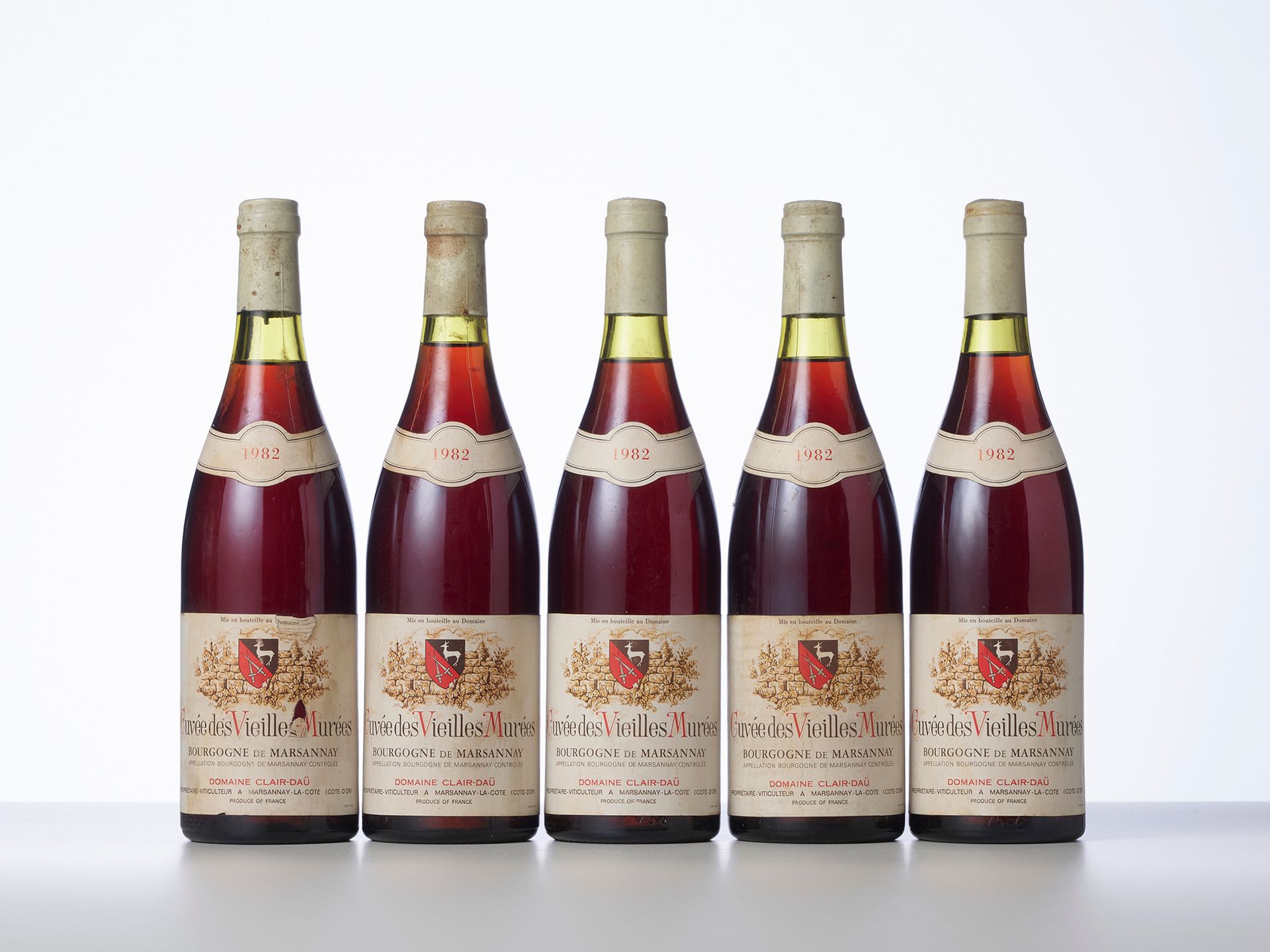 Null 5瓶BOURGOGNE DE MARSANNAY "CUVEE DES VIEILLES MUREES" 红葡萄酒 

年份：1982年 

酒庄名称&hellip;