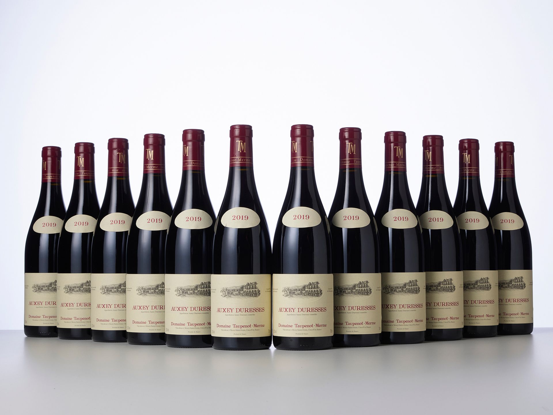 Null 12瓶AUXEY-DURESSES 红色 

年份：2019年 

酒庄名称：Domaine Taupenot-Merme