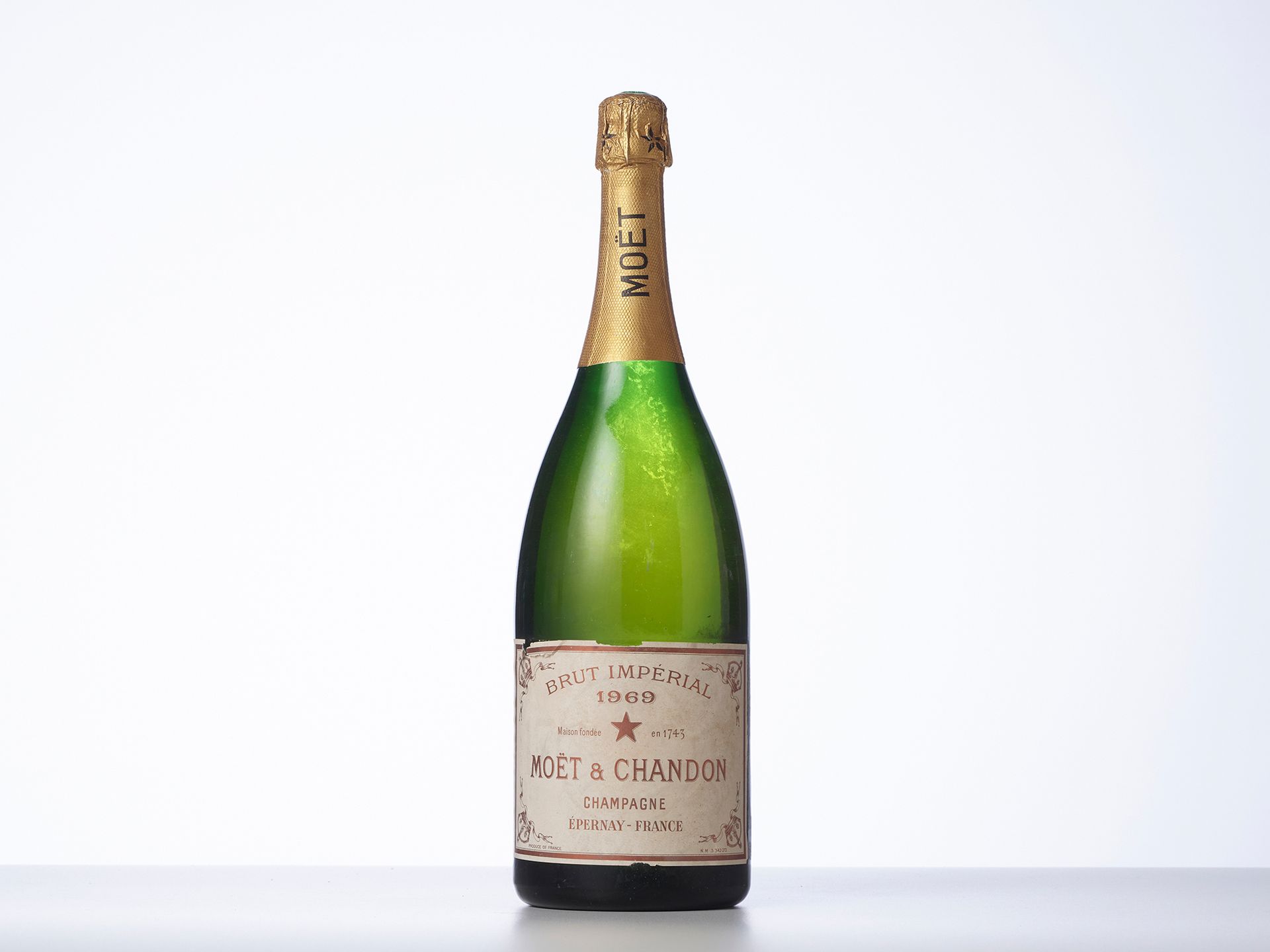 Null 1马格南香槟酒（ChampagNE BRUT IMPERIAL）。 

年份 : 1969年 

称呼：酩悦香槟 

备注 :(e.L.S到e.L.A&hellip;