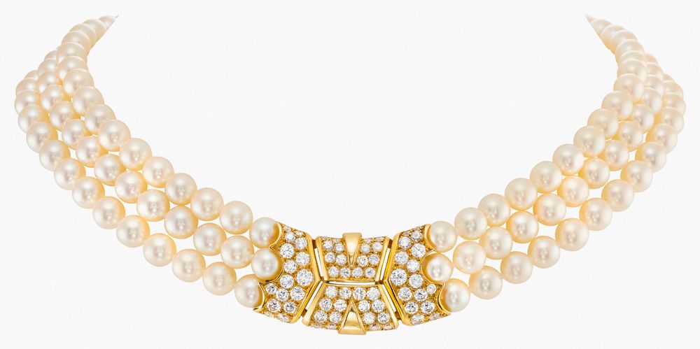 CARTIER Elegante collar compuesto por 3 hileras de perlas blancas en gradación, &hellip;