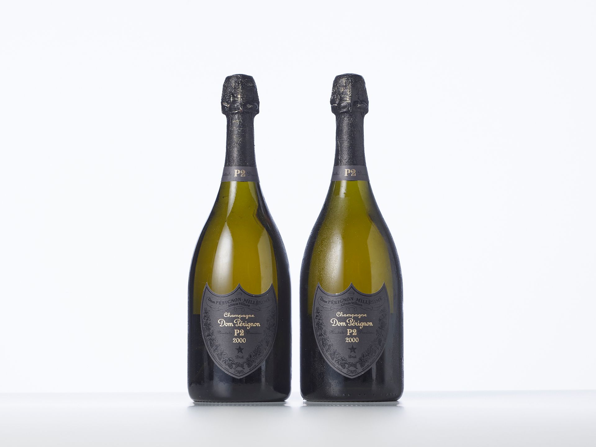 Null 2 Bottles CHAMPAGNE BRUT "DOM PERIGNON" P2 

Year : 2000 

Appellation : Mo&hellip;