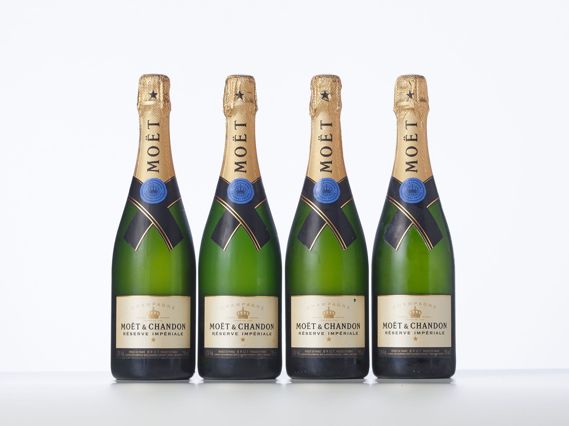 Null 4 Bottles CHAMPAGNE BRUT "RESERVE IMPERIALE 

Year : NM 

Appellation : Moë&hellip;