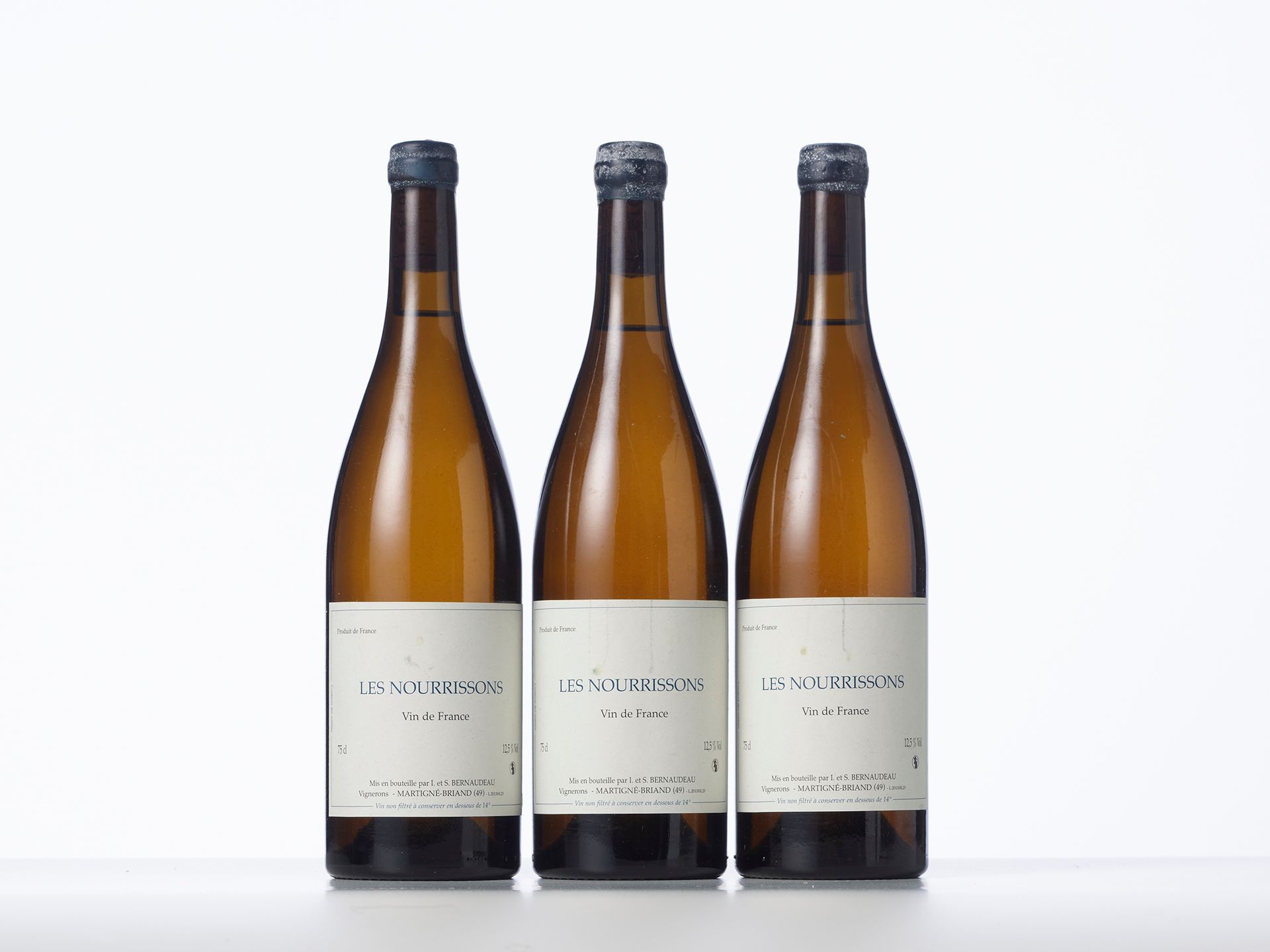 Null 3瓶法国葡萄酒 "LES NOURRISSONS "白葡萄酒 

年份 : 2013 

称呼：I. Et S.贝诺多 

备注：（略带标记的标签；C&hellip;