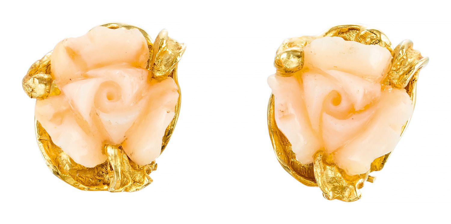 Paire de clips d'oreilles 9K黄金材质，植物装饰，手持2个玫瑰形状的珊瑚雕塑

直径：1.7厘米

铅：18,27克（9K-375/1&hellip;
