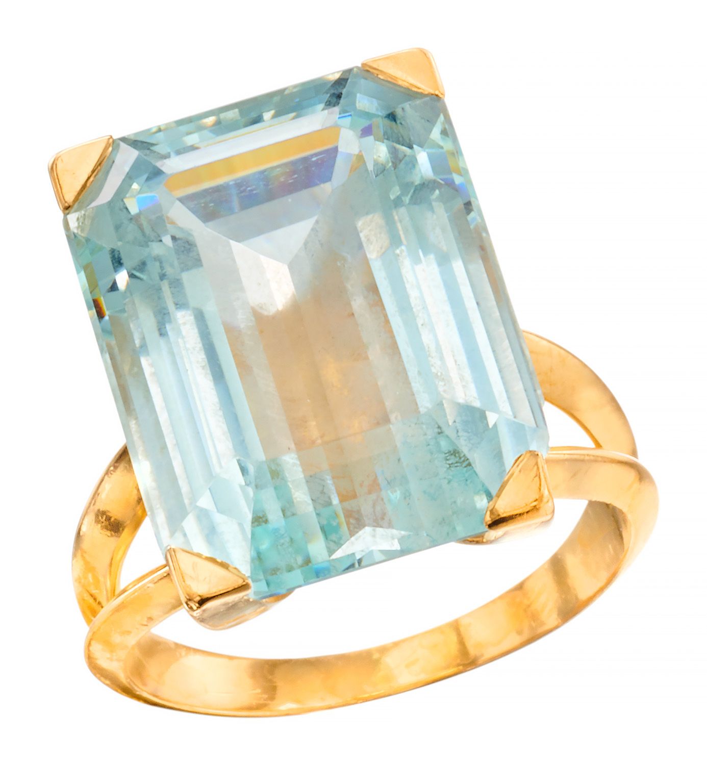 Bague Ring in yellow gold set with a rectangular aquamarine (1C) weighing approx&hellip;