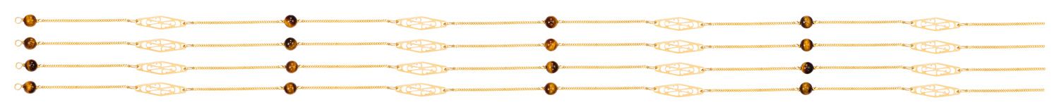 Ensemble de 4 colliers en or jaune (18K-750/1000) 虎眼珠和镂空元素交替出现

长 : 41 cm - Pb :&hellip;