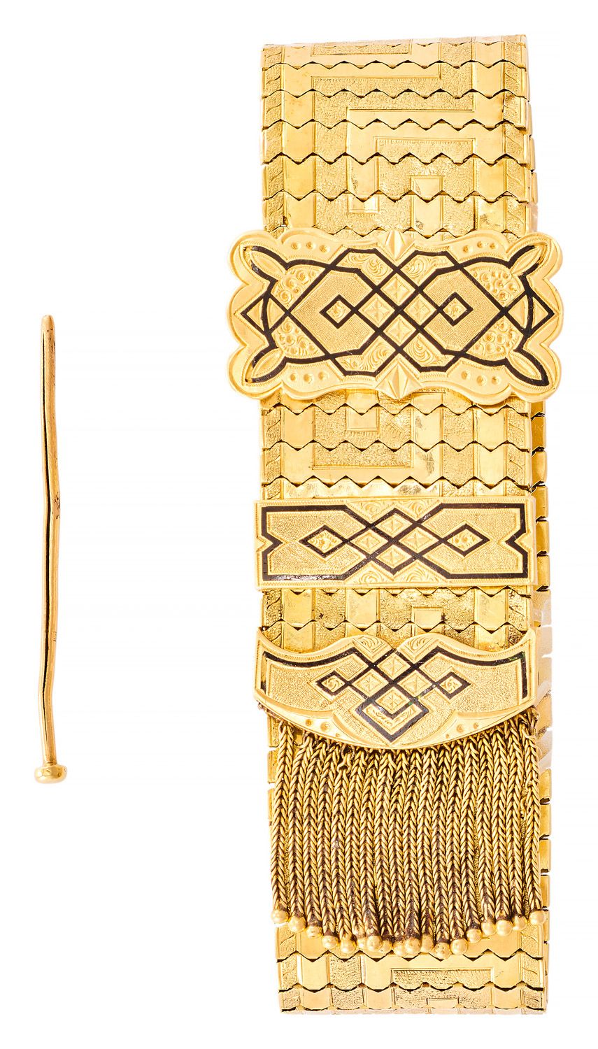 Bracelet ceinture 拿破仑三世风格的质感黄金，环形装饰有黑色珐琅(Léger M)，最后是安装有金流苏和球的链子(C, M, B)

∅可调节：&hellip;