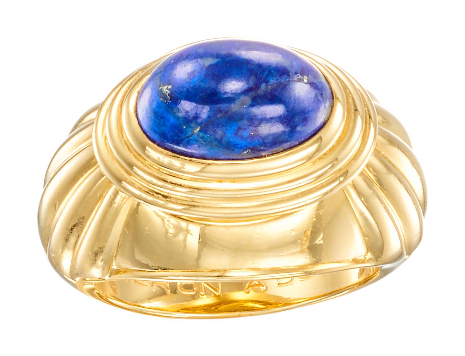 BOUCHERON Modell "Jaipur".

Ring aus godroniertem Gelbgold mit einem Lapiz Lazul&hellip;