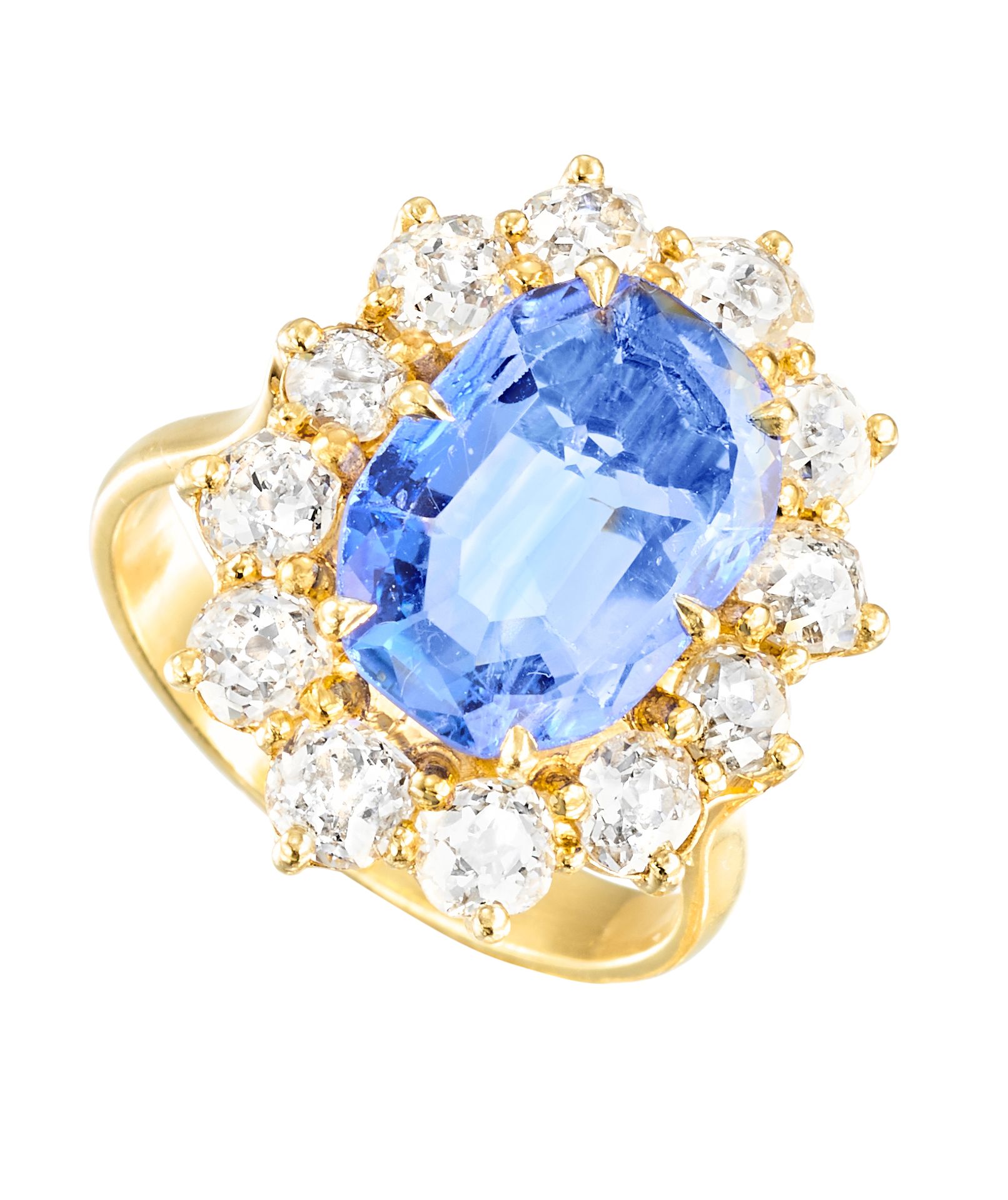 Bague Pompadour 黄金镶嵌，以一颗重约 2.80 克拉的椭圆形蓝宝石为中心，镶嵌总重约 2 克拉的旧式切割钻石
(TU，边缘和桌面有缺口）
TDD&hellip;