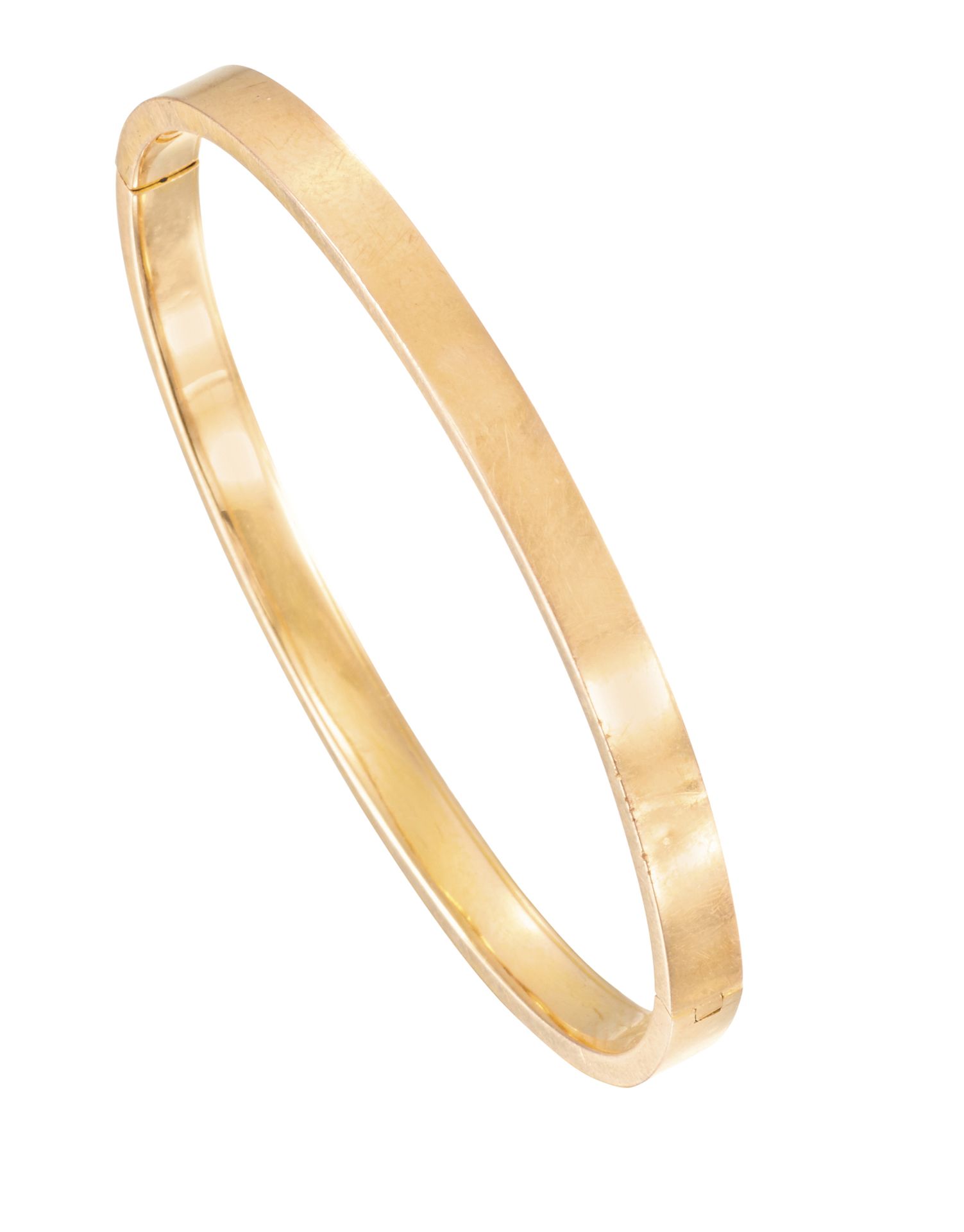Bracelet en or jaune ovalisé à ouverture latérale (1TC)
Ø : 4,8 cm
Pb : 5,14 g (&hellip;