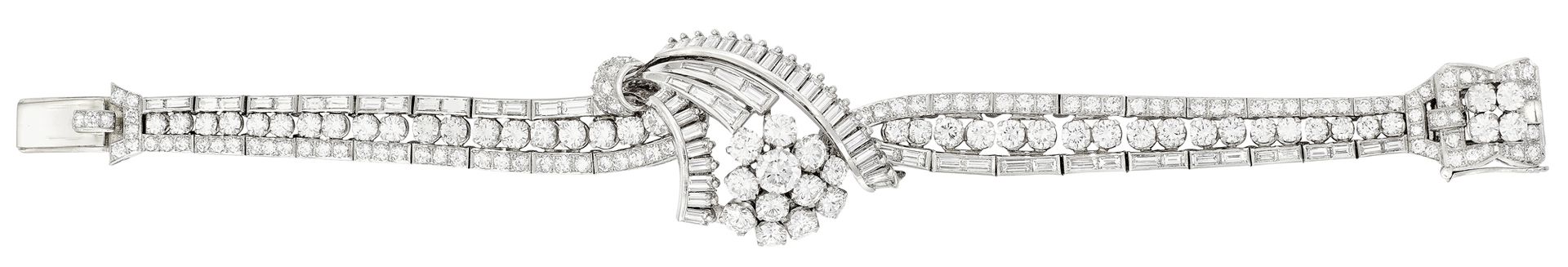Élégant bracelet rétro the central motif like a ribbon, set in platinum with an &hellip;