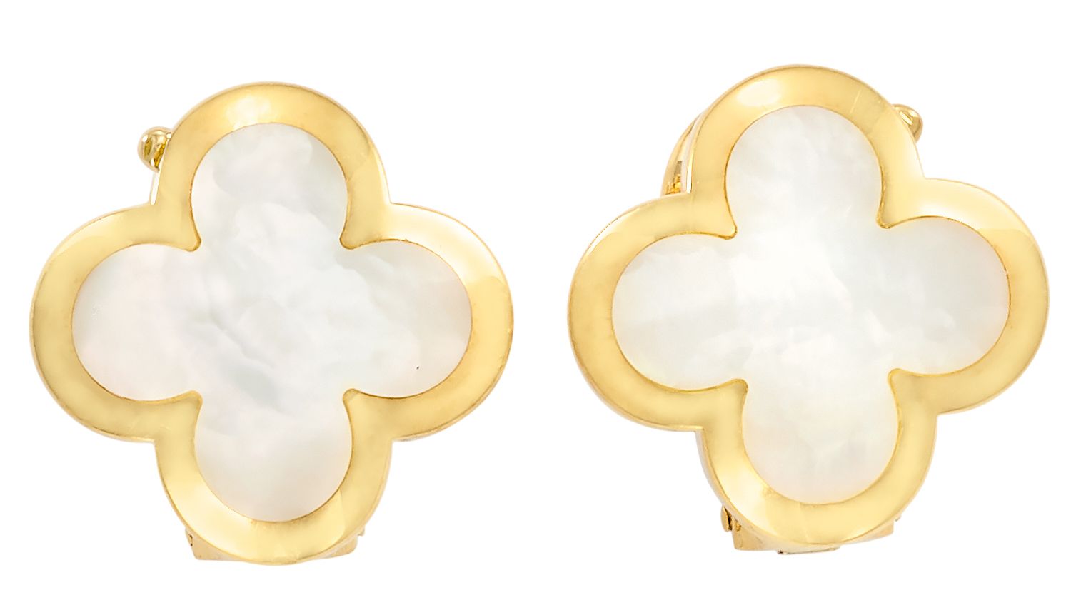 VAN CLEEF & ARPELS 阿尔罕布拉 "系列
黄金耳环，饰有珍珠母贝四叶草图案
已签名并编号
直径：1.6 厘米
重量：11.25 克（18K-75&hellip;