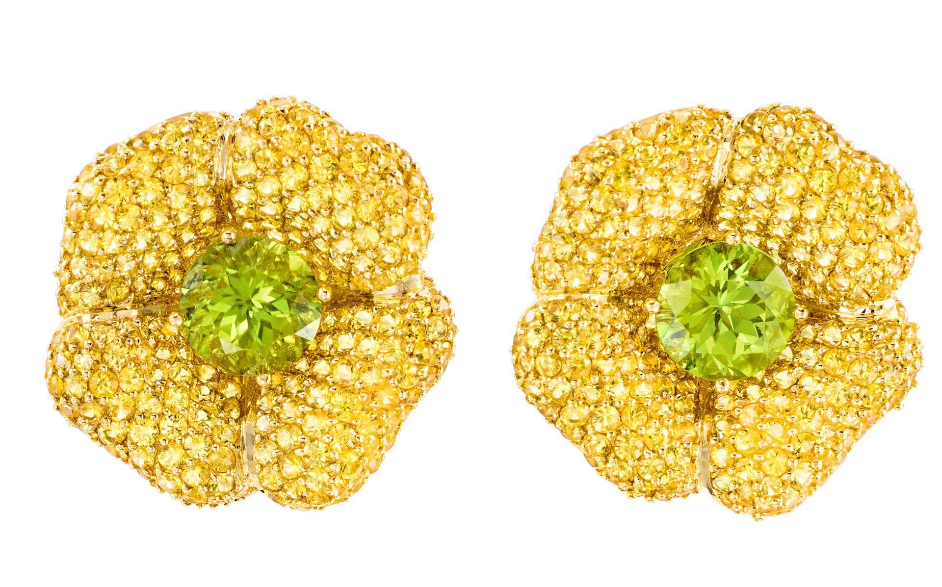 Clips d'oreilles en or jaune à décor de fleurs, les pétales sertis de citrines c&hellip;