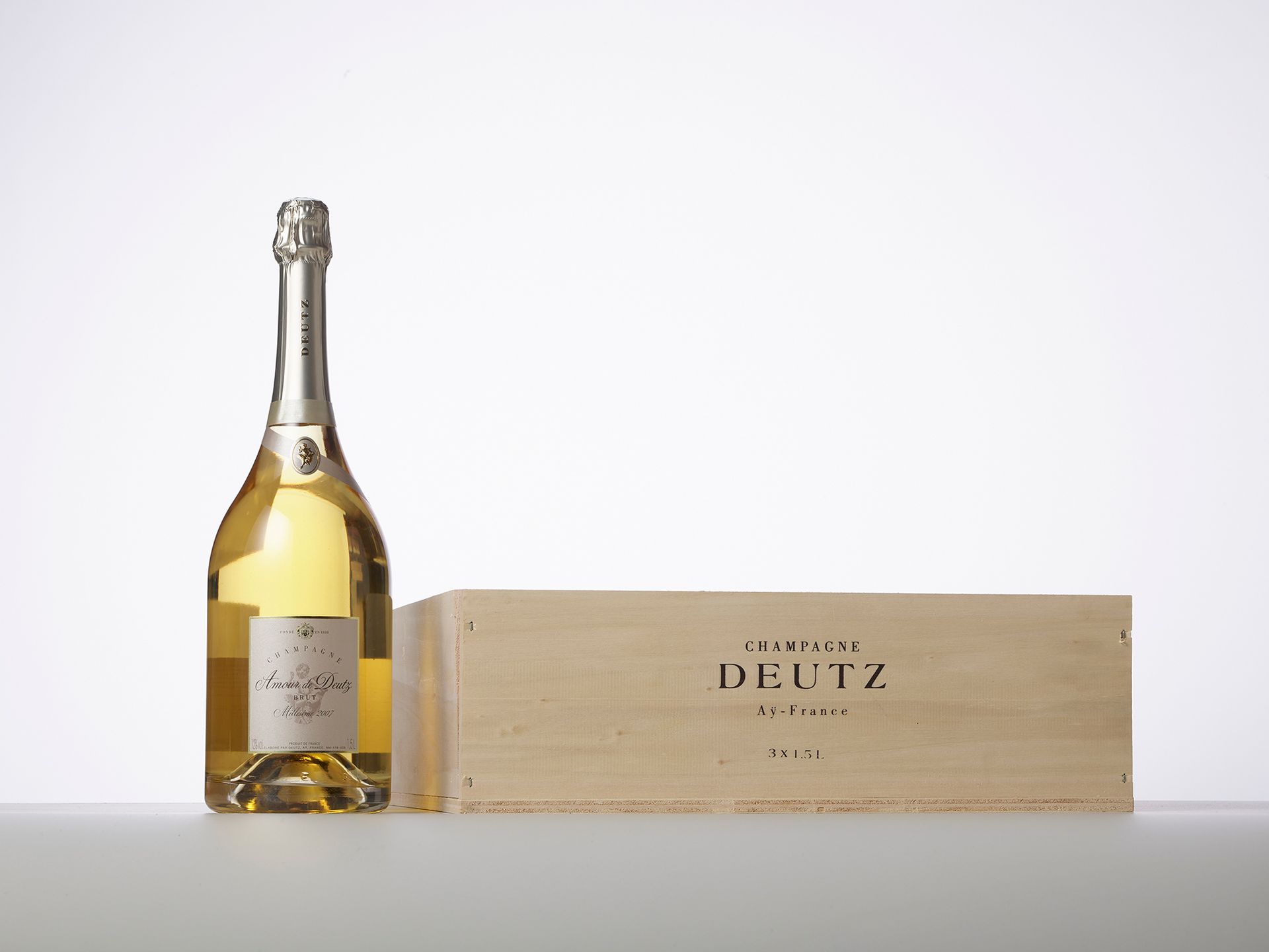 Null 3支白兰地香槟 "AMOUR DEUTZ 
年份：2007 
产区 : 道依茨 
包装 : (非原装木盒)