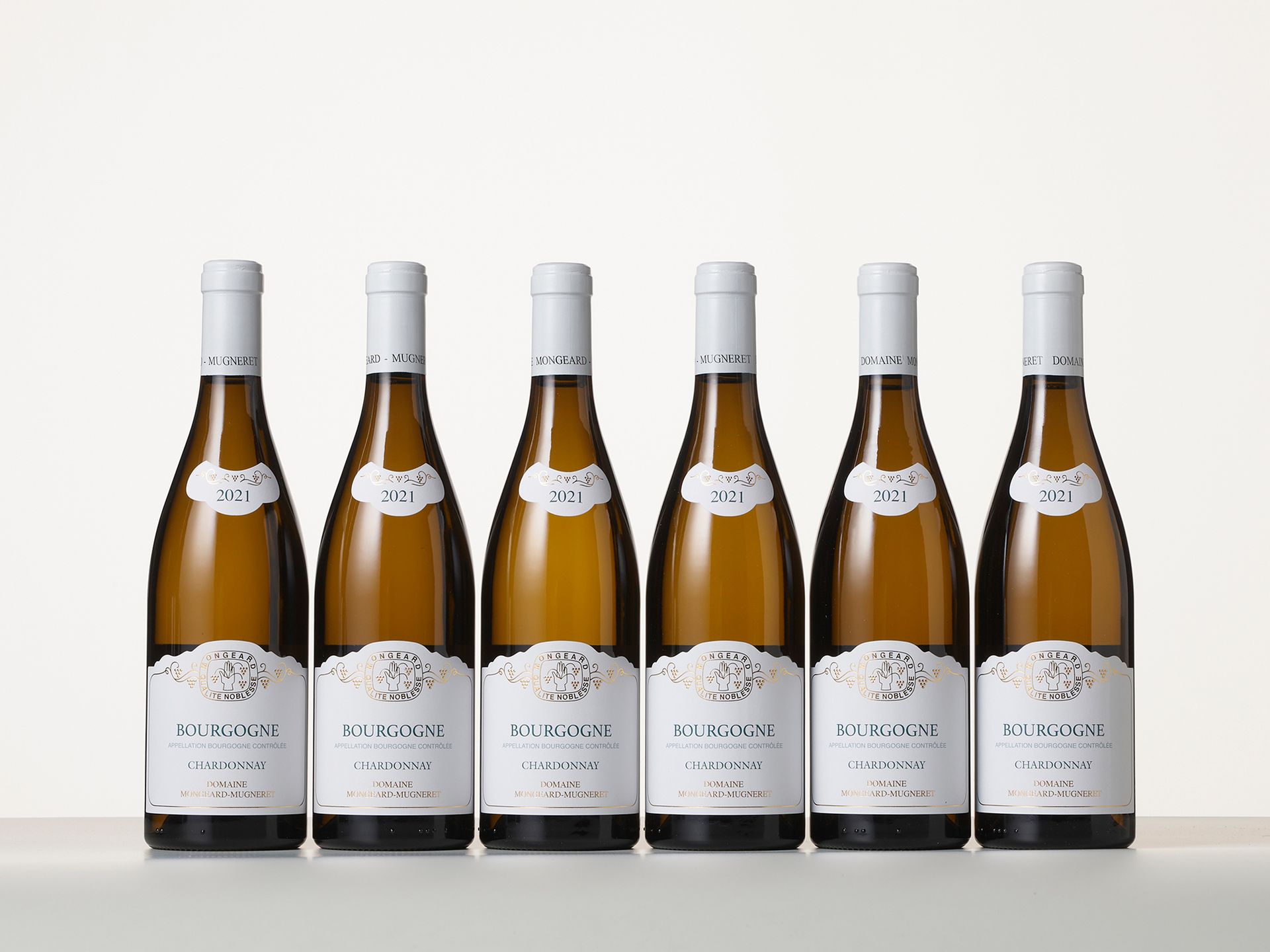 Null 6 瓶勃艮第霞多丽葡萄酒 
年份 : 2021 
产区 : Mongeard-Mugneret 酒庄 
包装 : (原装盒)